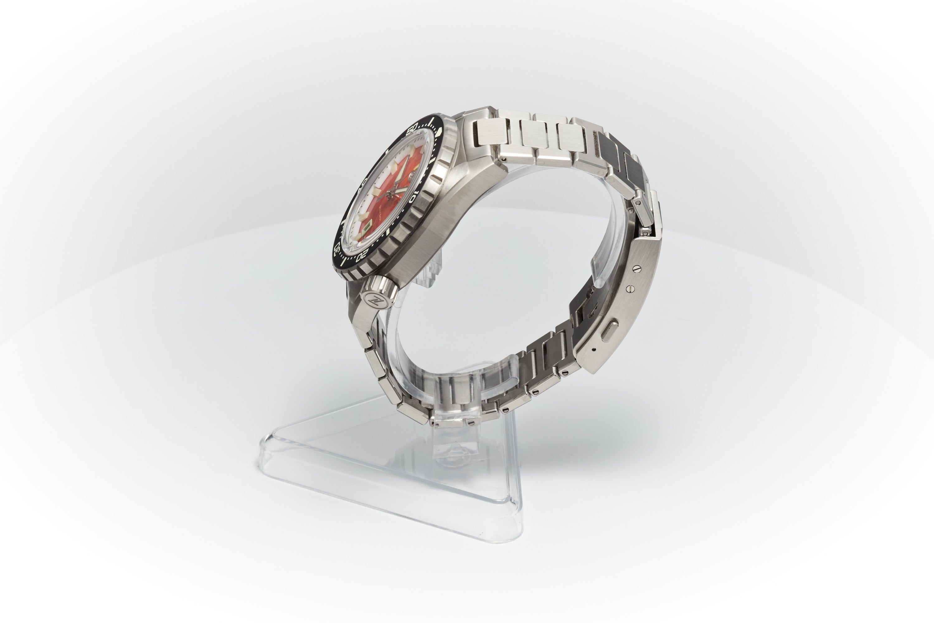 Thresher 44mm 'Agate'