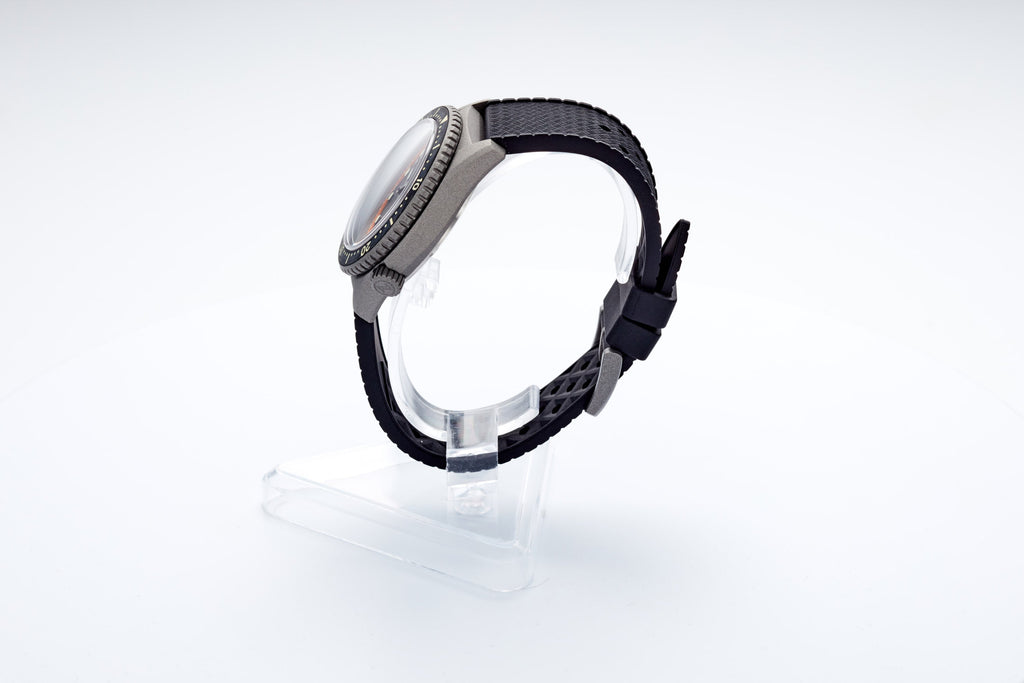 Mako 300m Diver 'Cerakote Carbon'