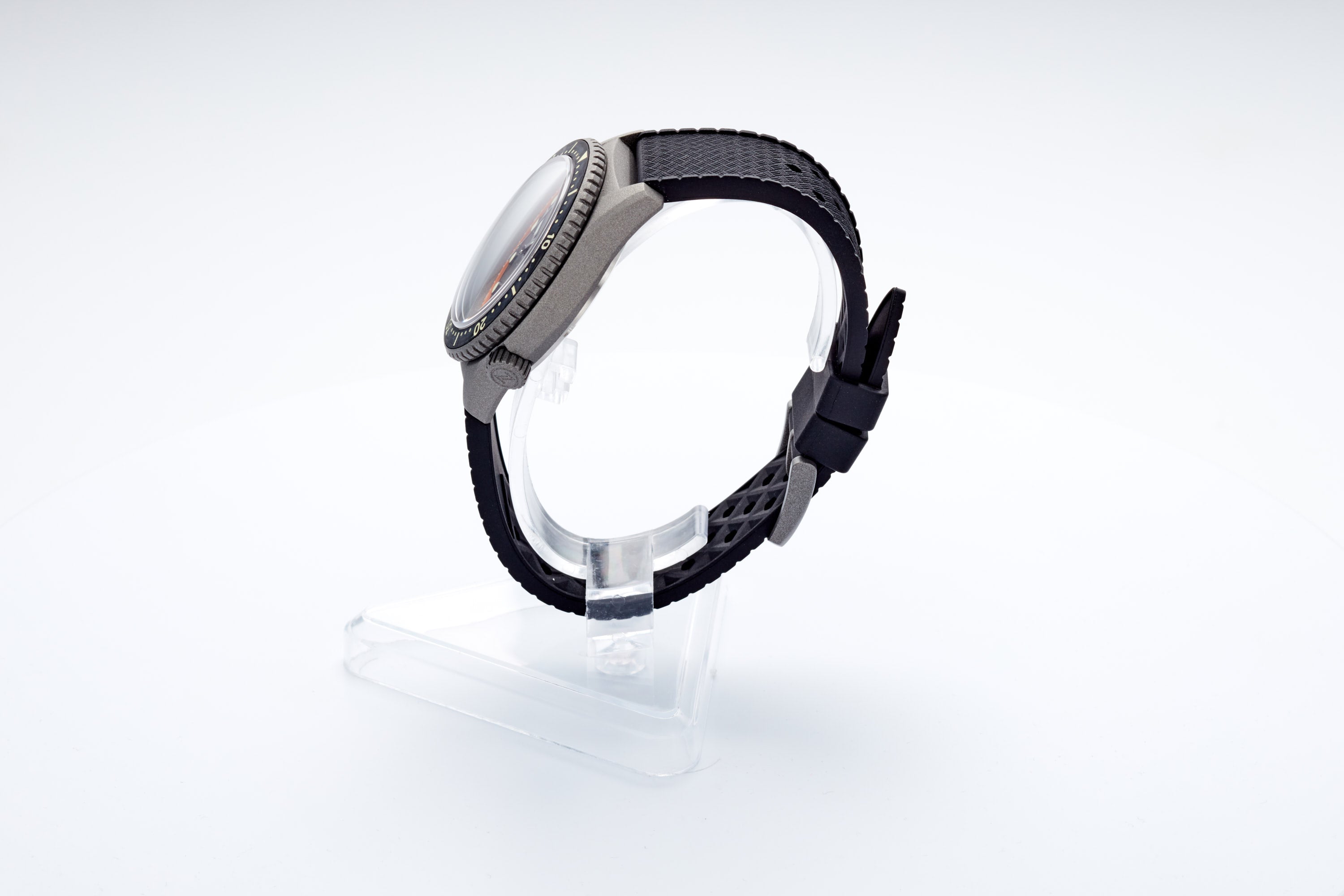 Mako 300m Diver 'Cerakote Carbon'