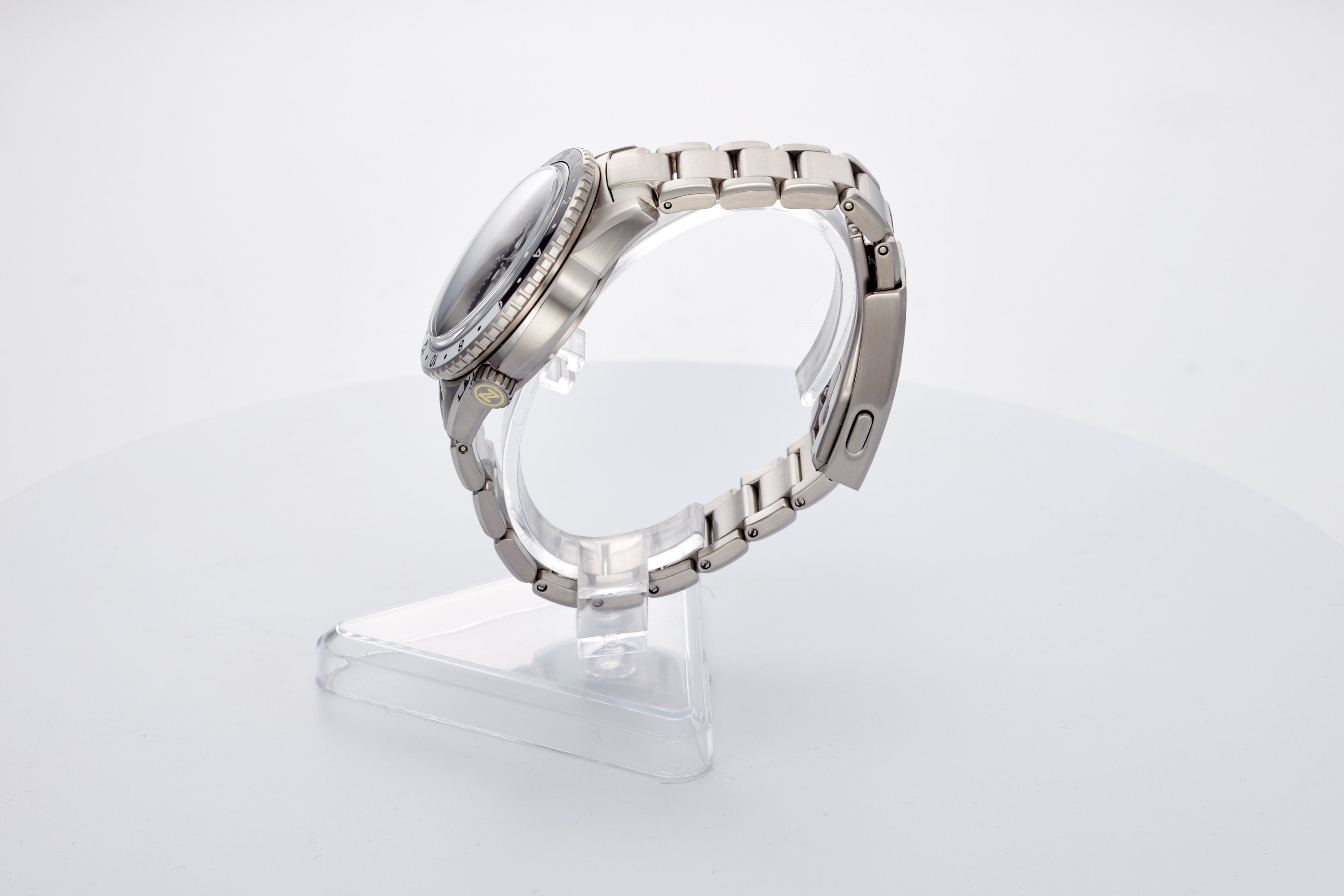 Mako 300m GMT MOP