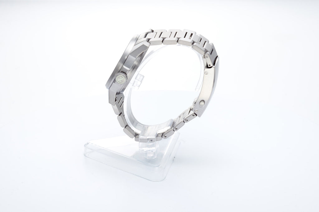 Aurora Field 42mm Ti 'Gold Carbon'