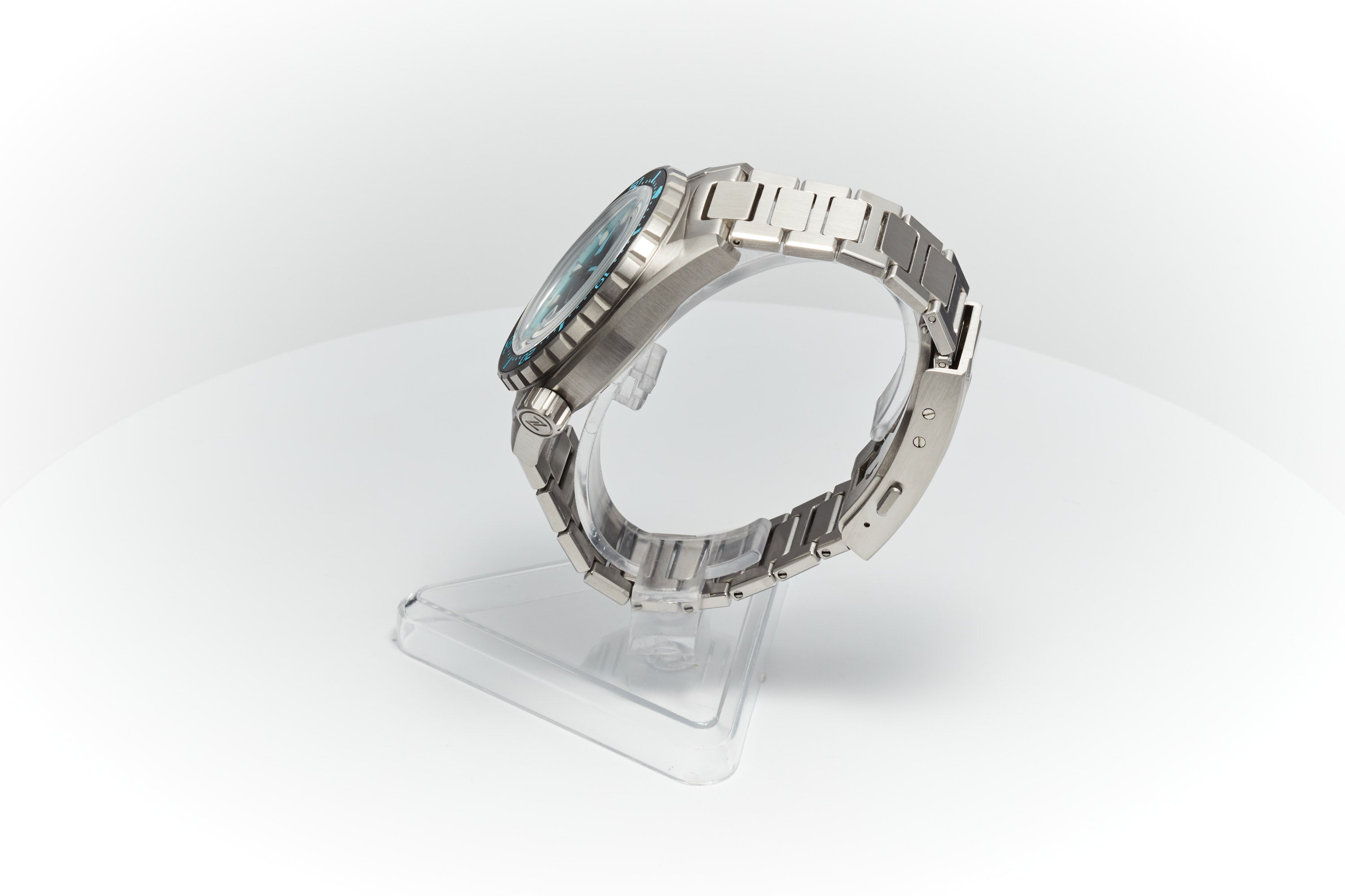 Thresher 44mm 'Azure'