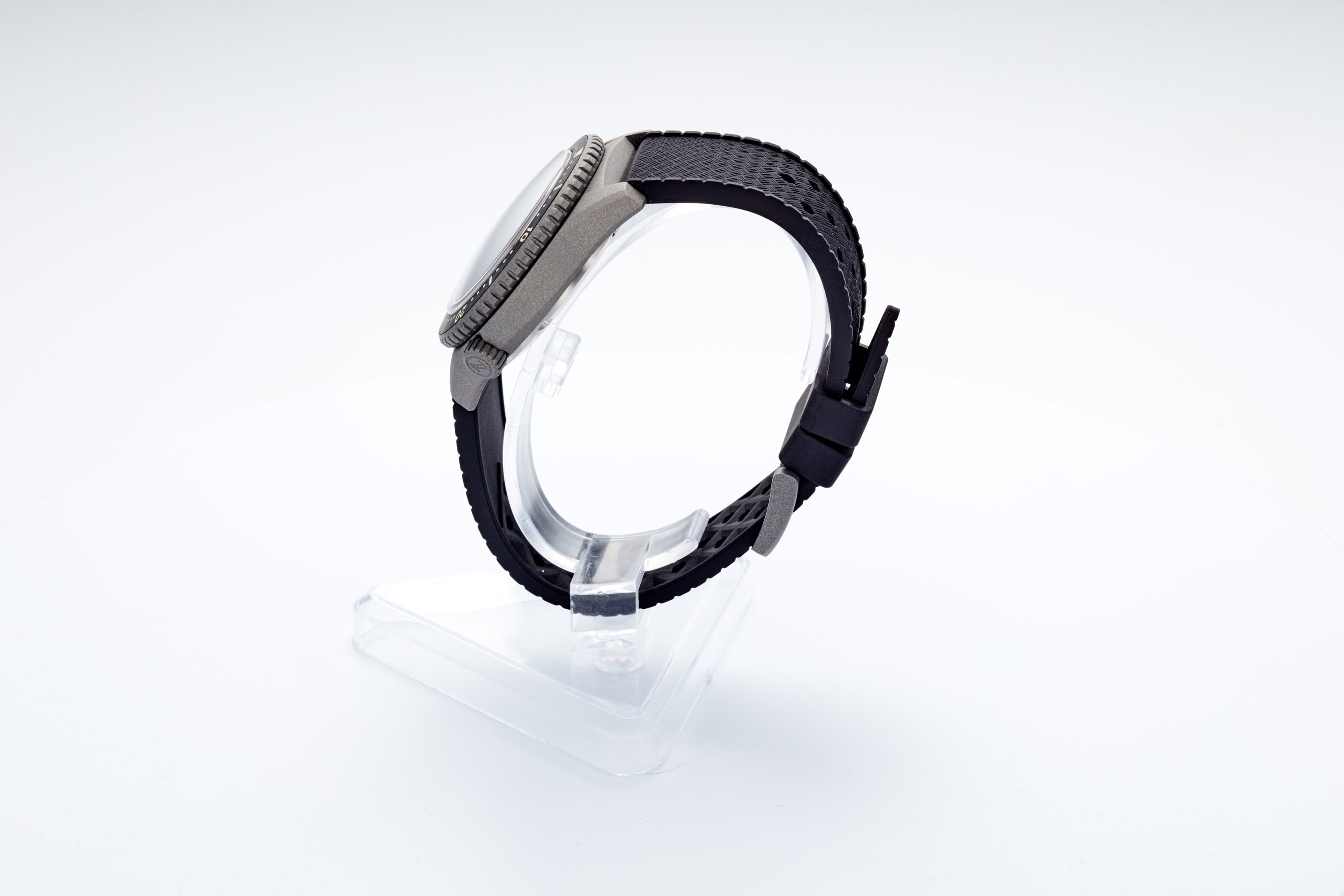 Mako 300m Diver 'Cerakote Carbon'