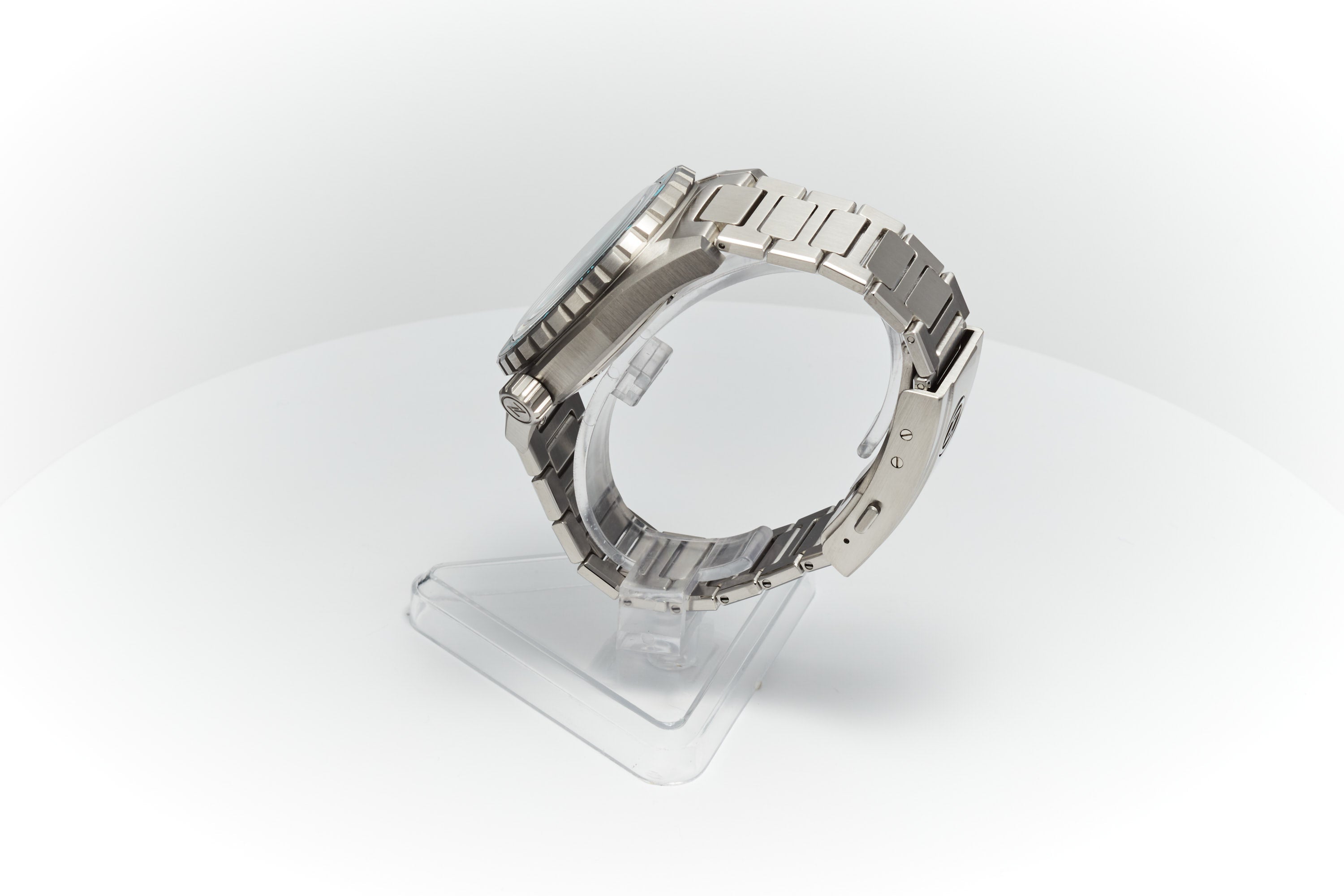 Thresher 44mm 'Azure'