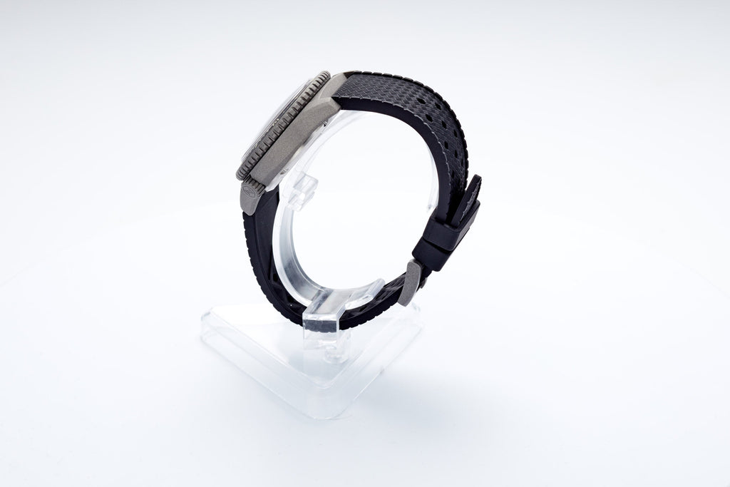 Mako 300m Diver 'Cerakote Carbon'