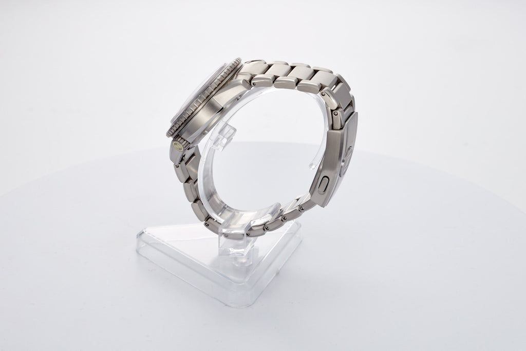 Mako 300m GMT 'Cracked Ice'