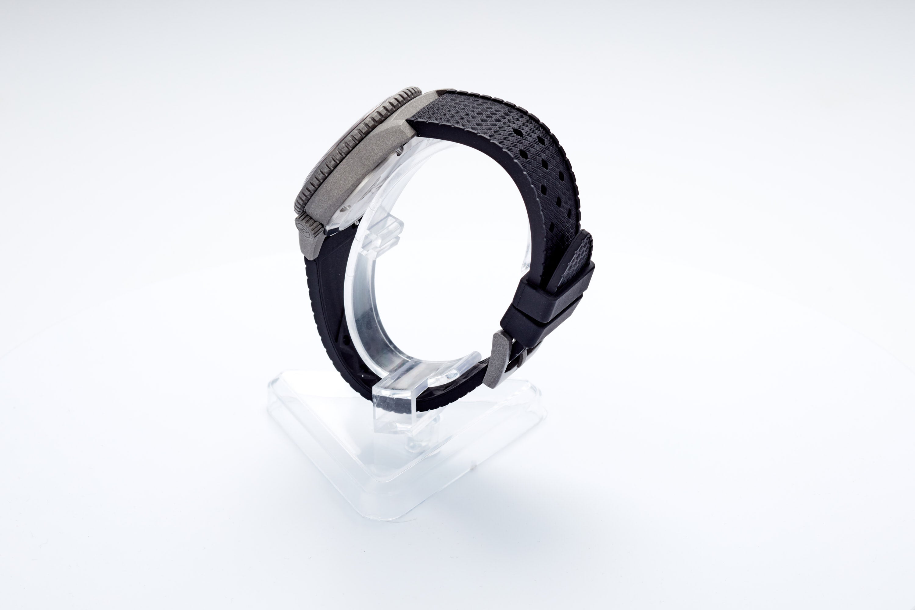Mako 300m Diver 'Cerakote Carbon'