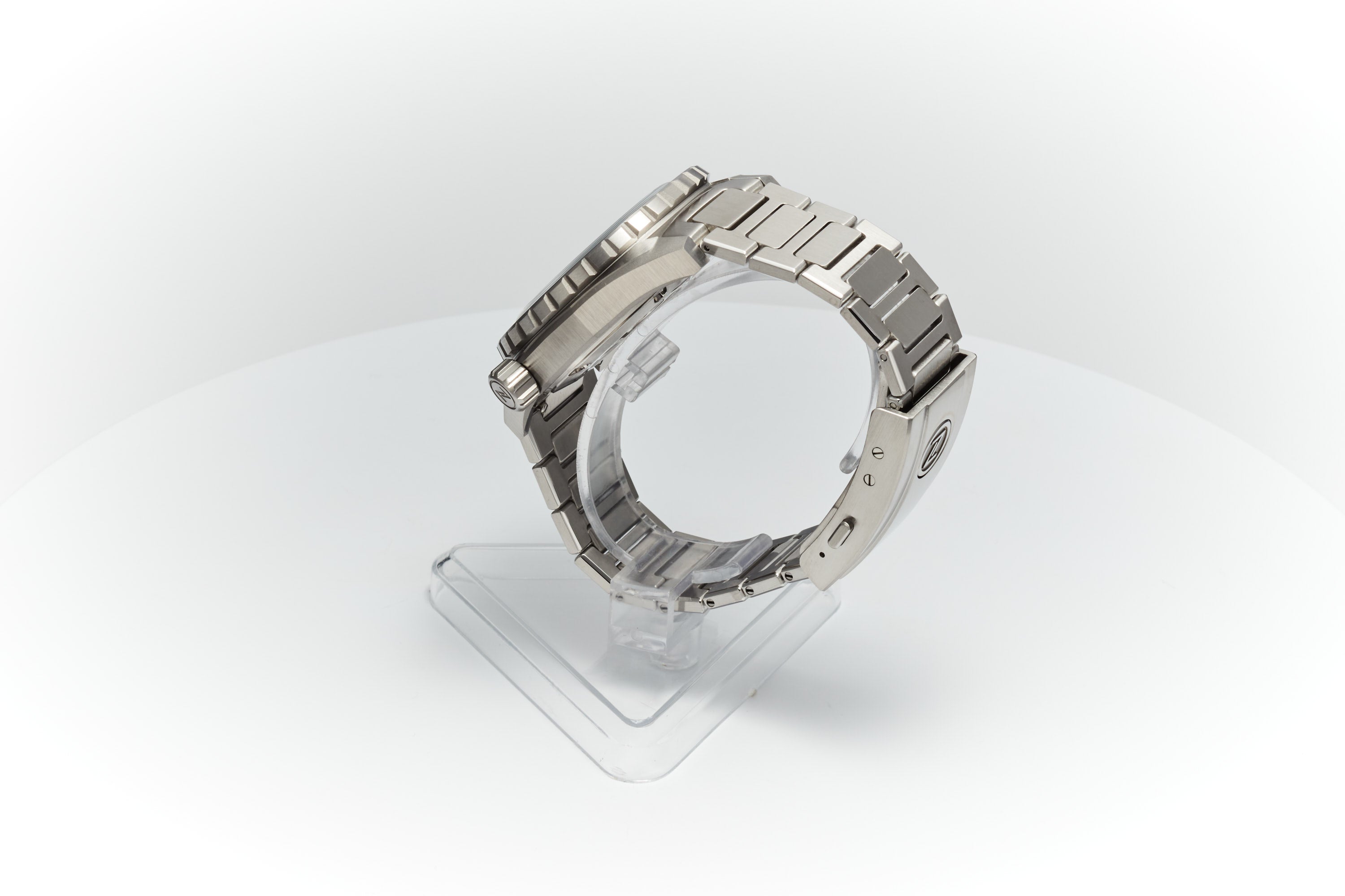 Thresher 44mm 'Azure'