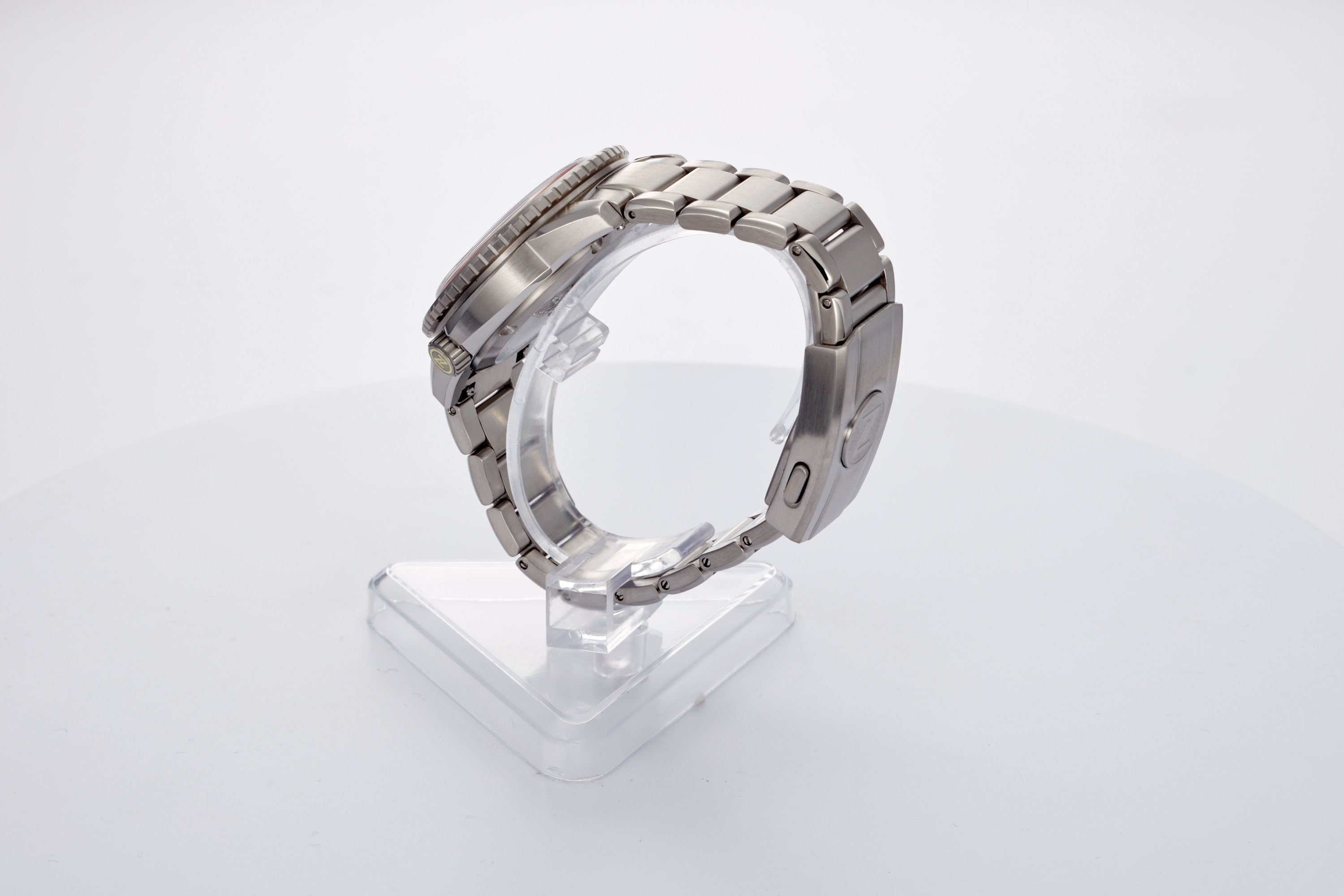 Mako 300m GMT 'Cracked Ice'