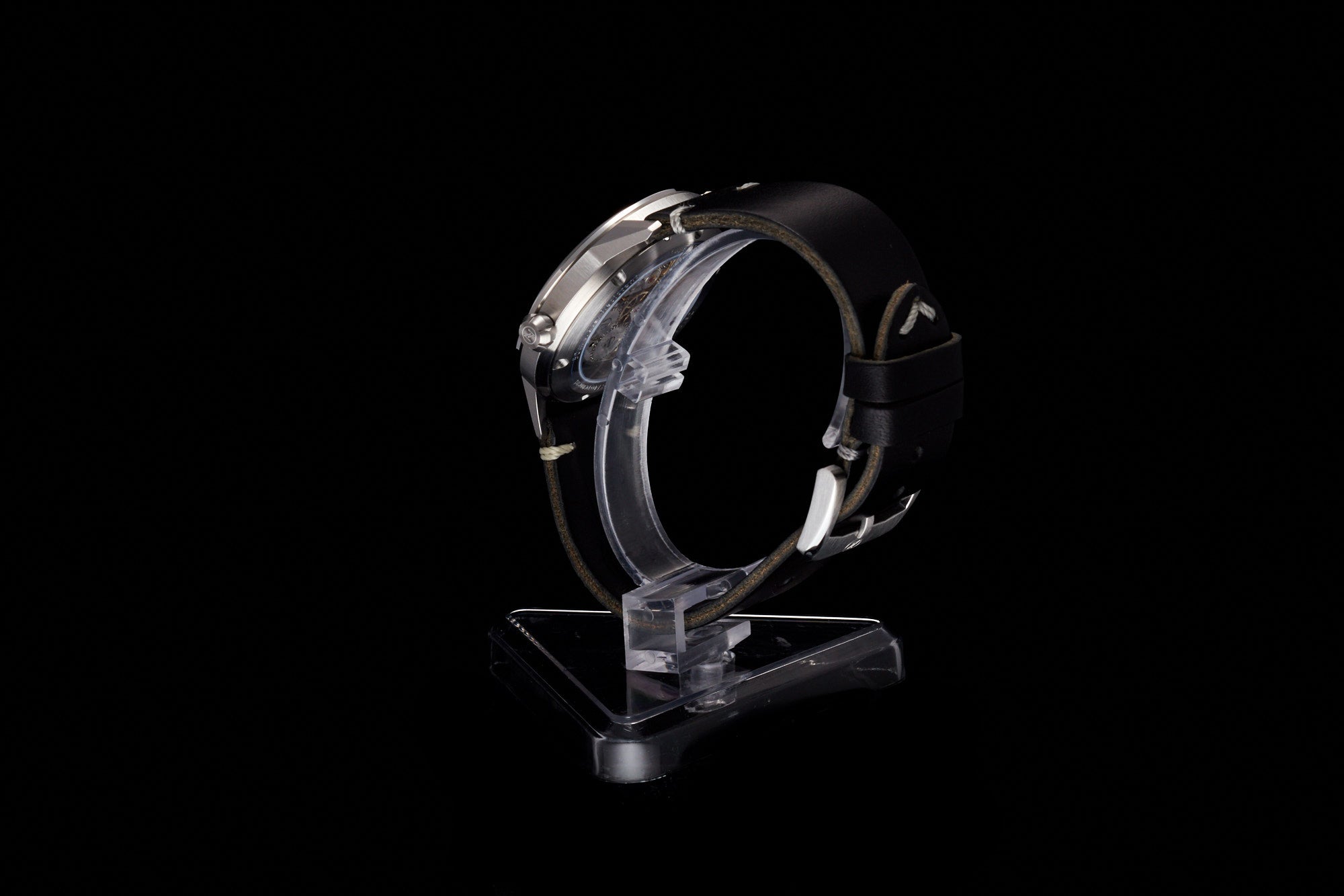 Comet 39mm 'Tuxedo'