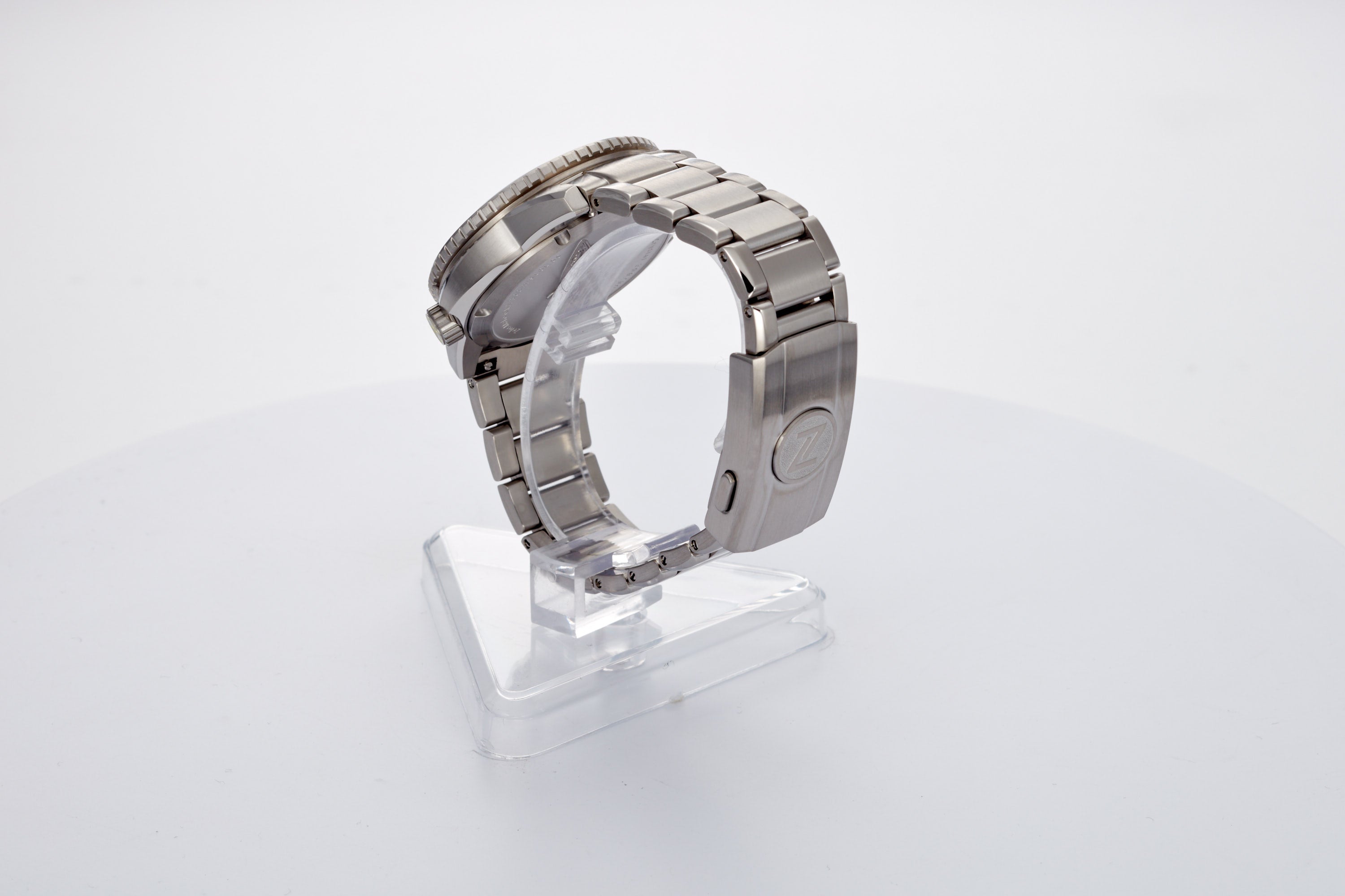 Mako 300m GMT MOP