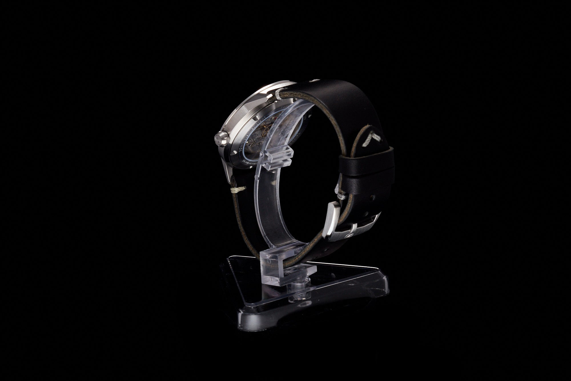 Comet 39mm 'Tuxedo'