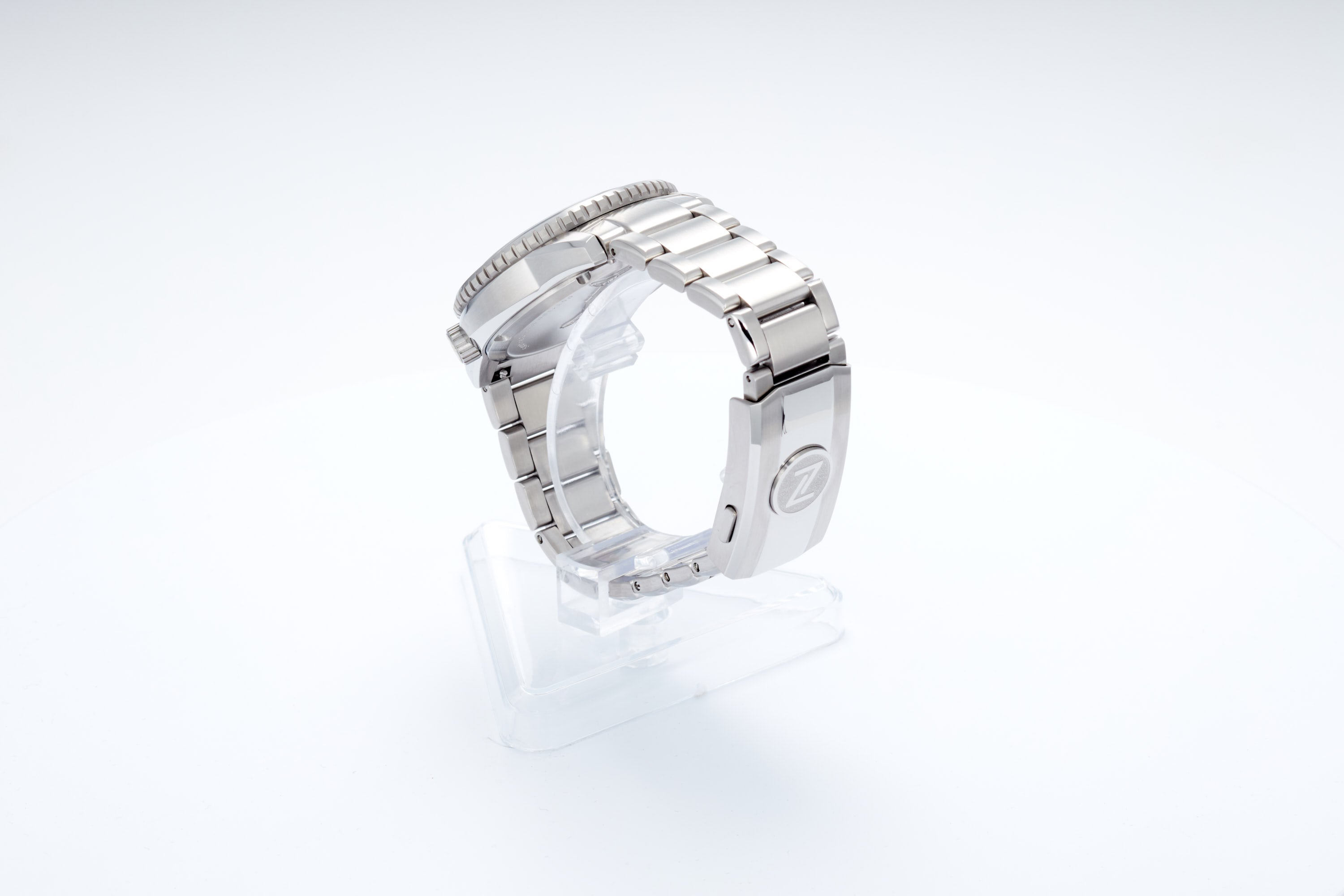 Mako 300m Diver 'Raindrop Carbon'