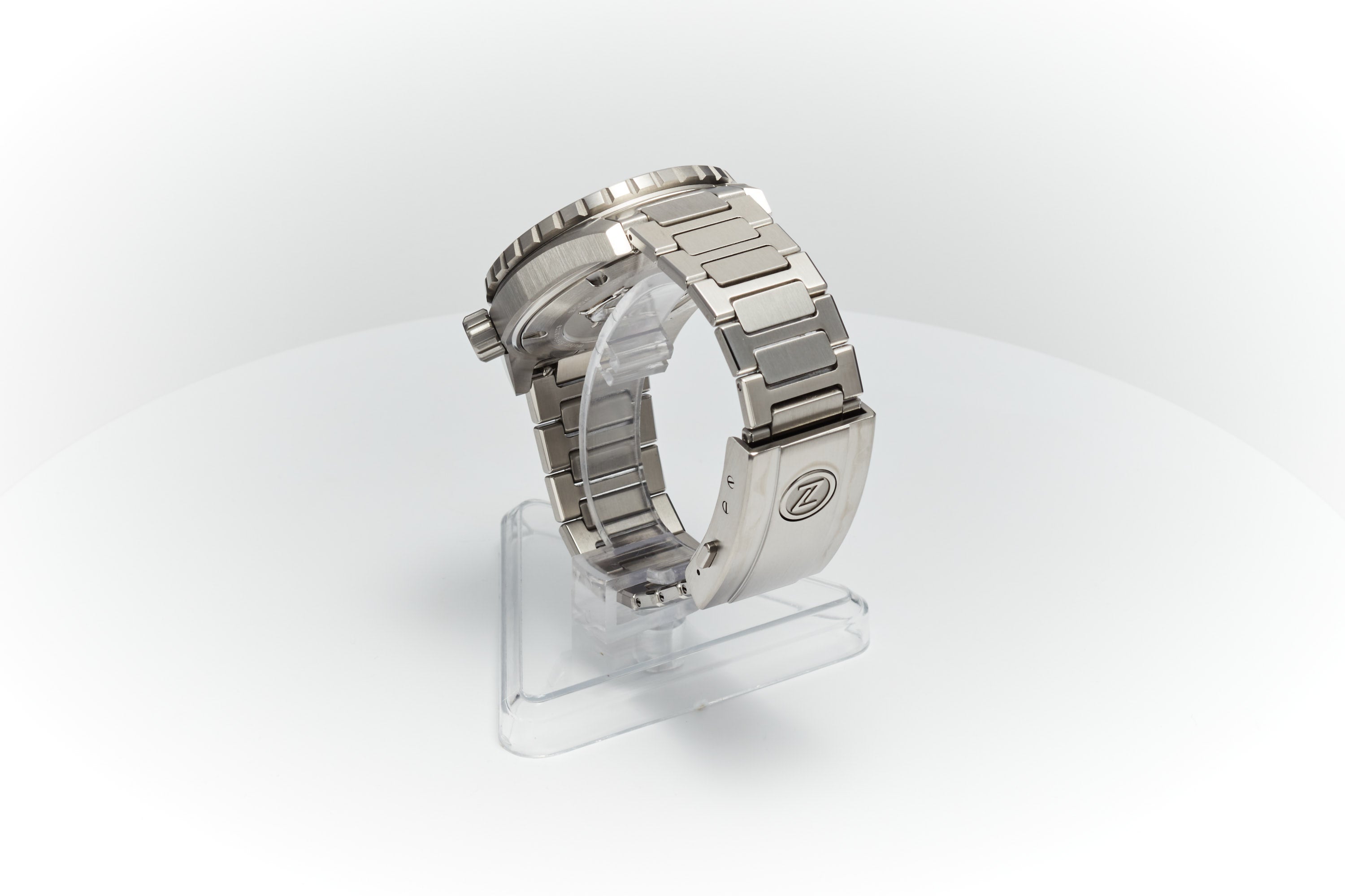 Thresher 44mm 'Agate'