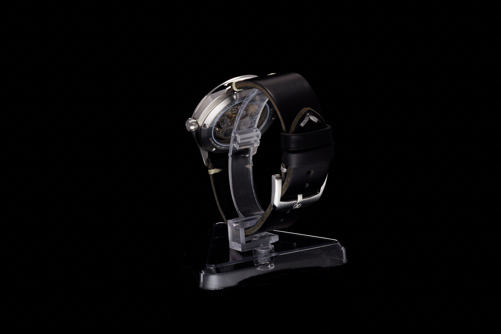 Comet 39mm 'Gold Carbon'
