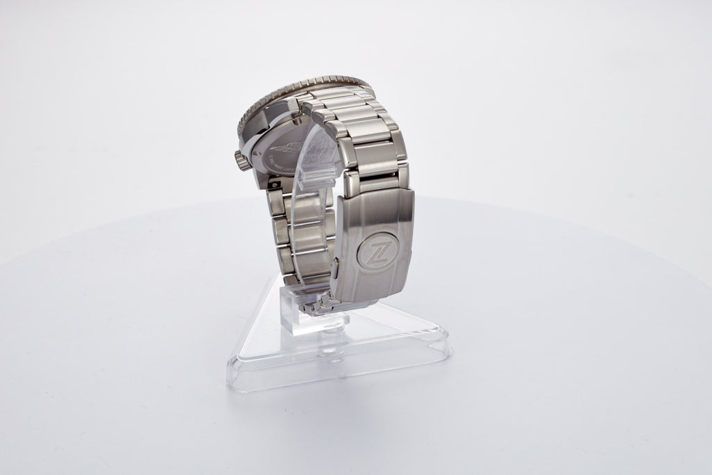 Mako 300m GMT 'Cracked Ice'