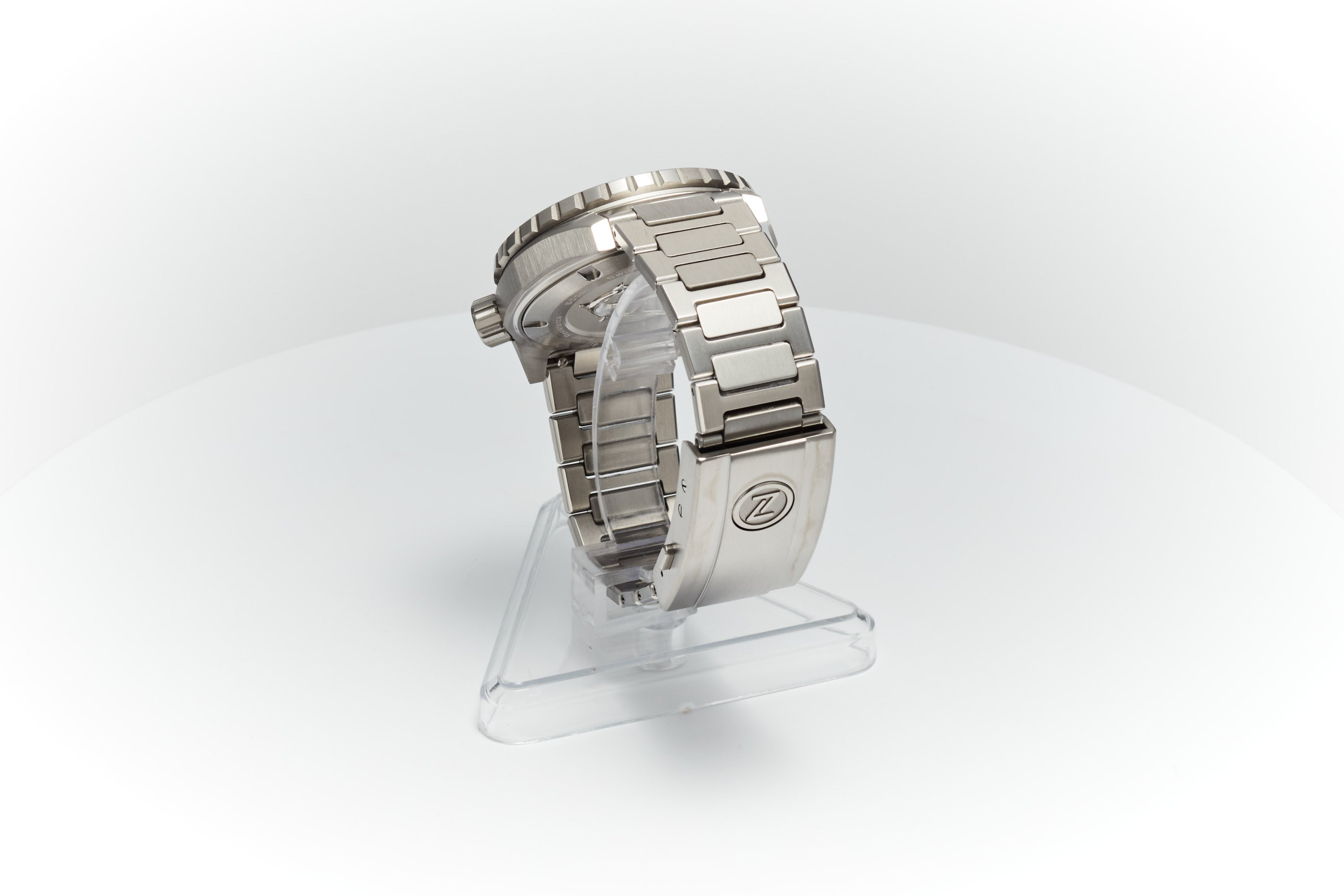 Thresher 44mm 'Agate'