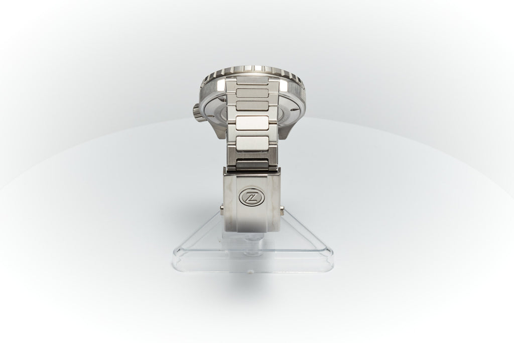 Thresher 44mm 'Agate'