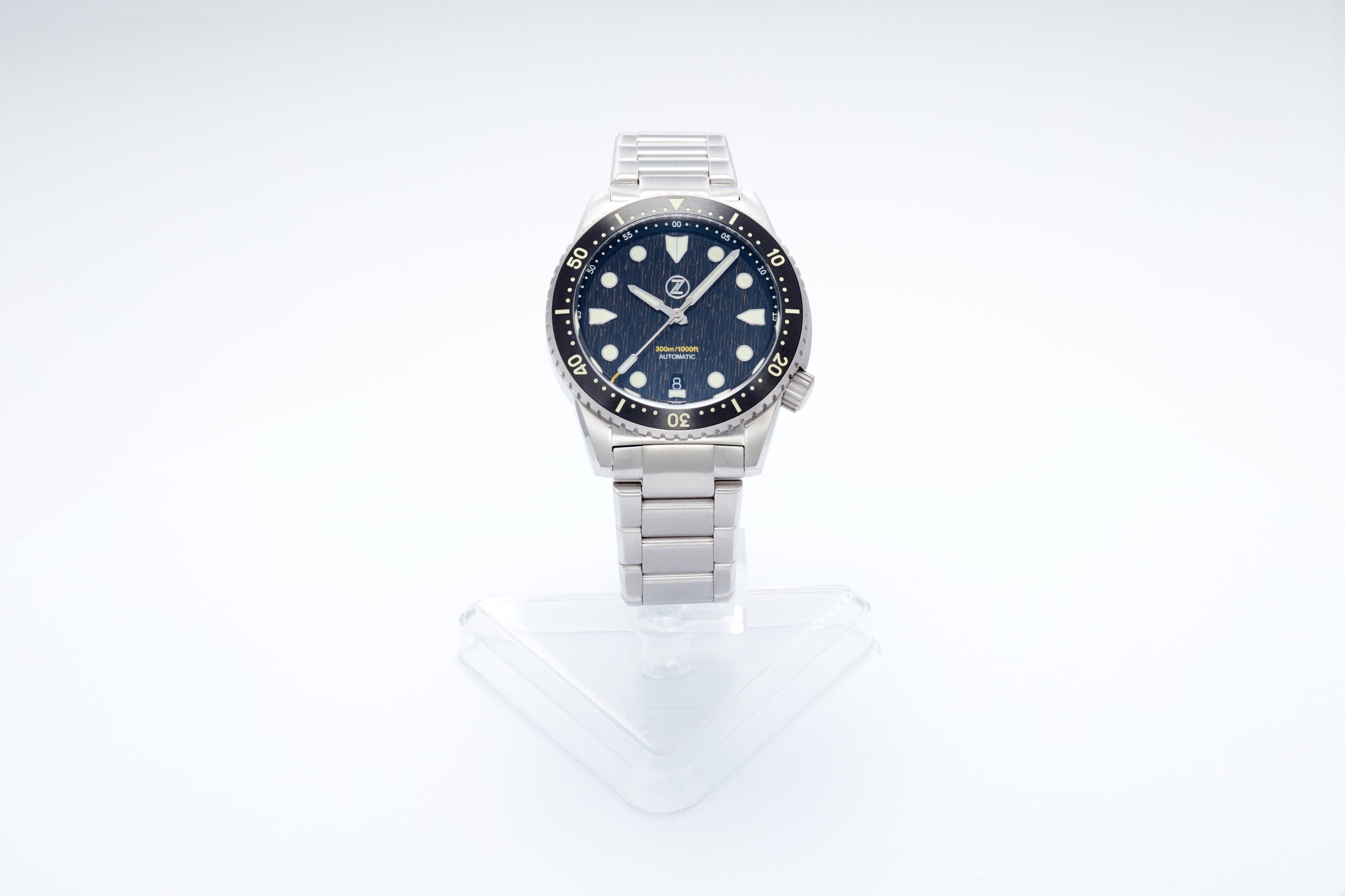 Mako 300m Diver 'Raindrop Carbon'