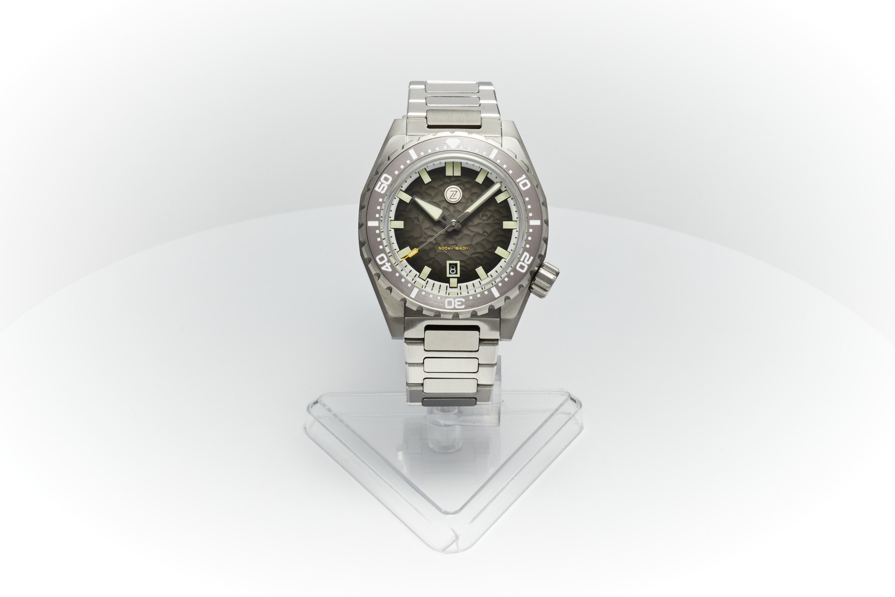 Thresher 44mm 'Hammered Grey'