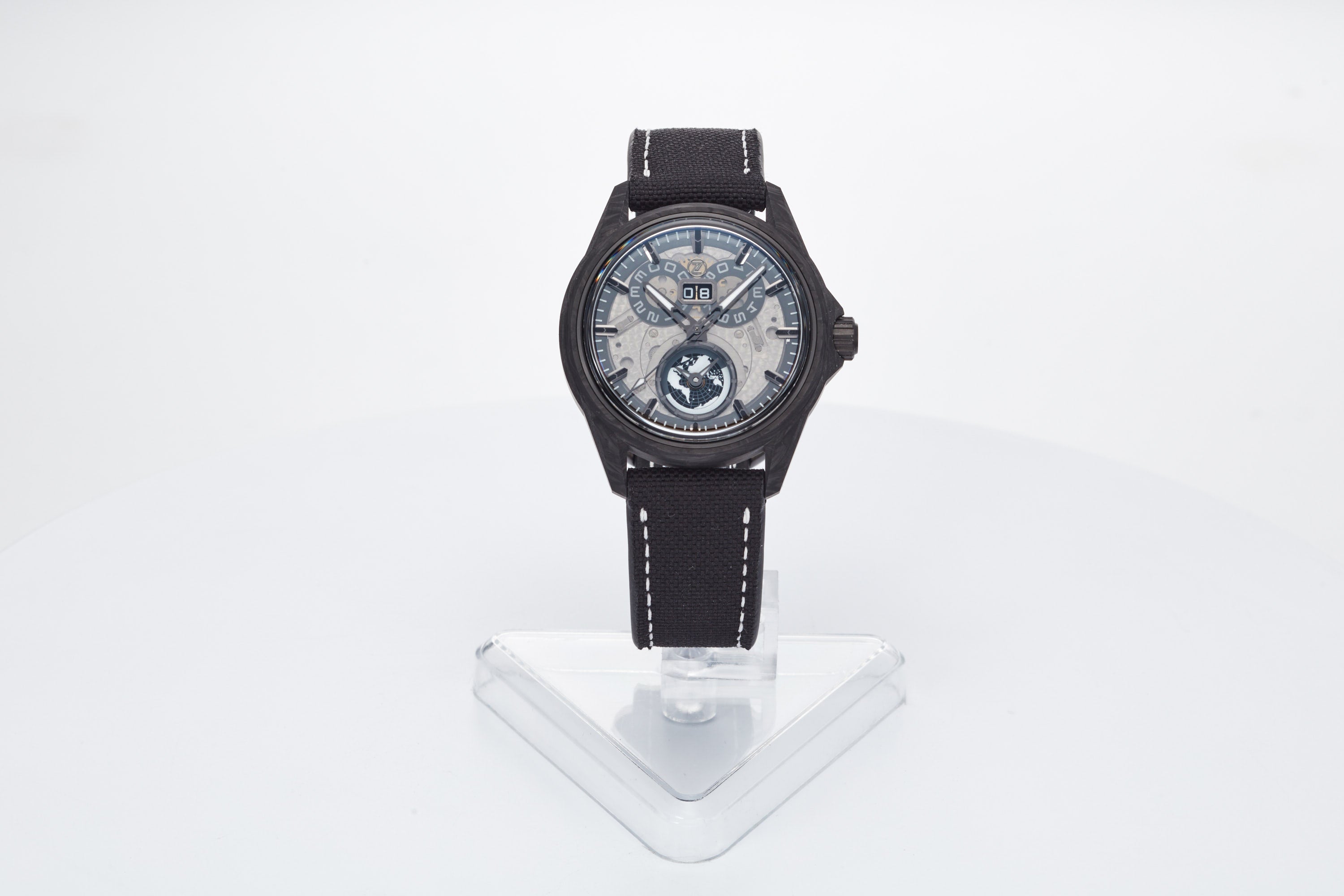 Spearfish Dual Time Carbon 'Moonscape'
