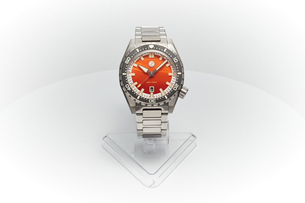 Thresher 44mm 'Agate'