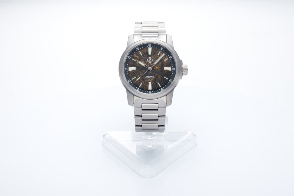 Aurora Field 42mm Ti 'Gold Carbon'