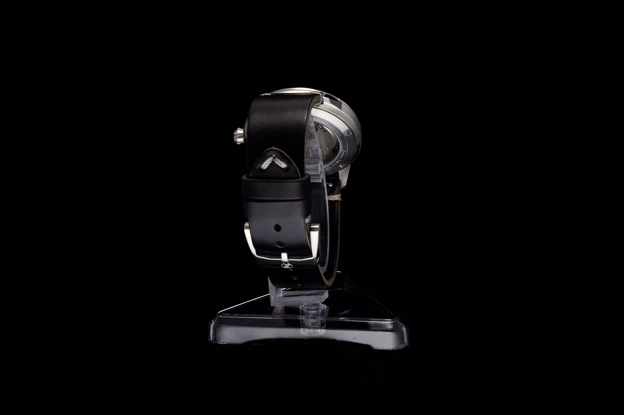 Comet 39mm 'Tuxedo'