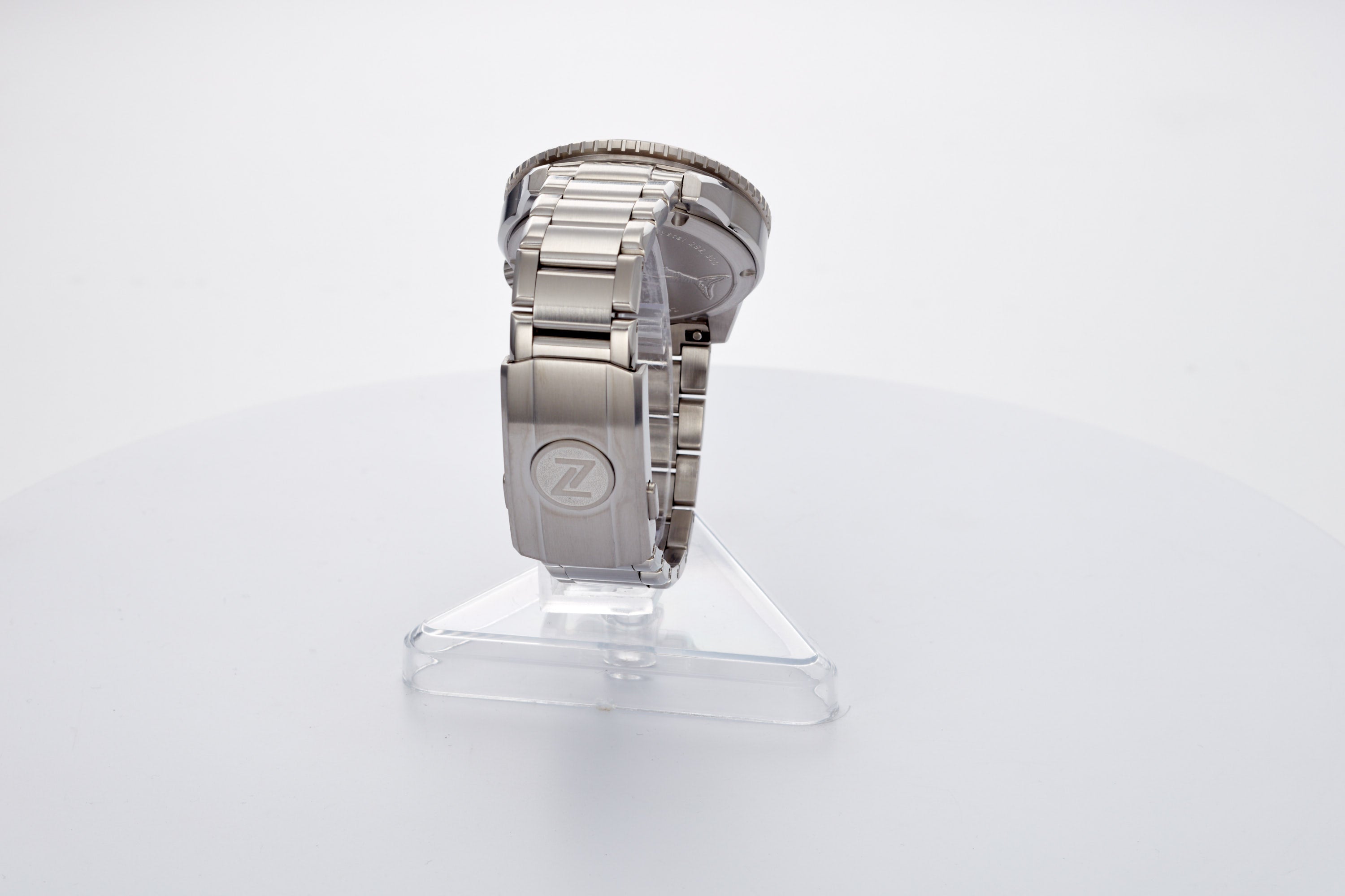 Mako 300m GMT 'Cracked Ice'