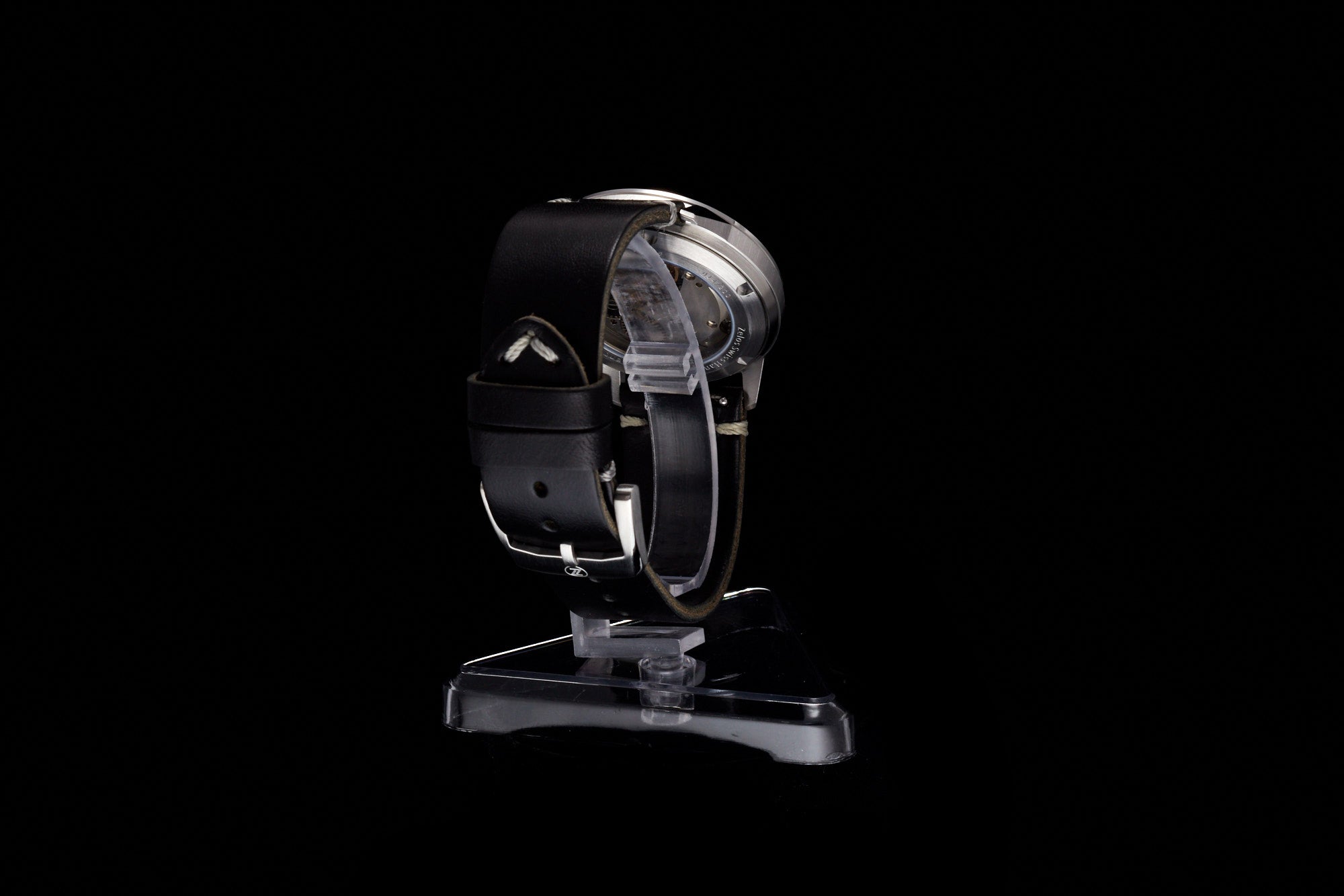 Comet 39mm 'Tuxedo'