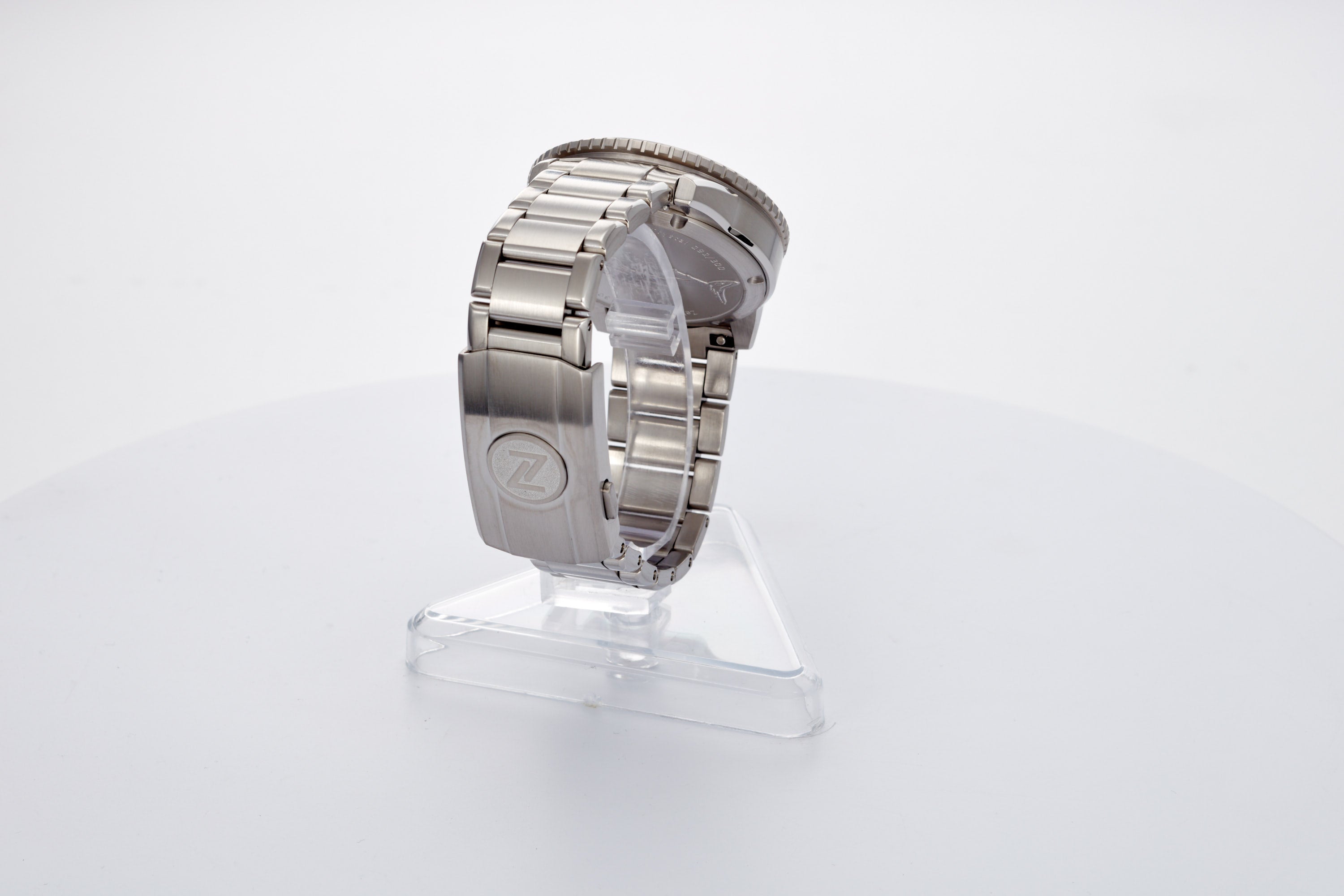 Mako 300m GMT 'Cracked Ice'