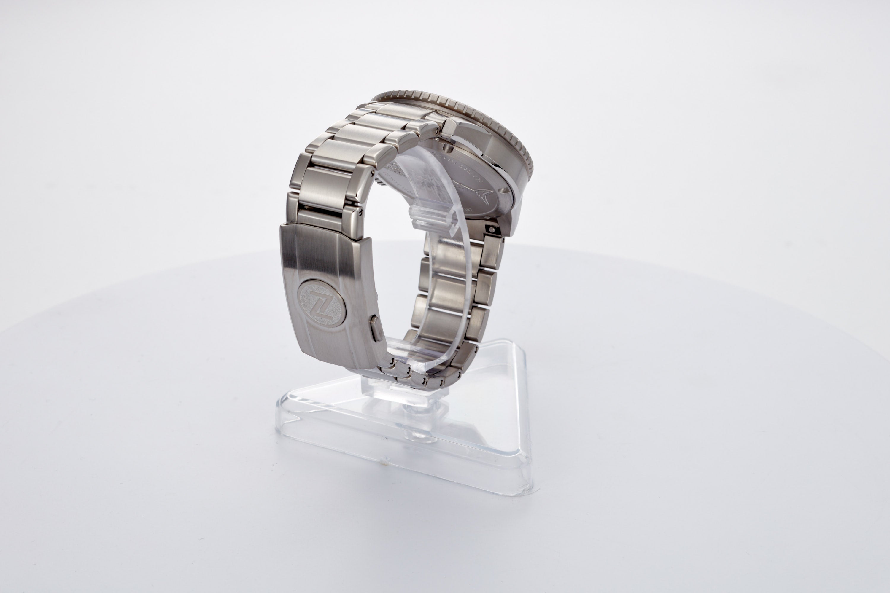 Mako 300m GMT 'Cracked Ice'