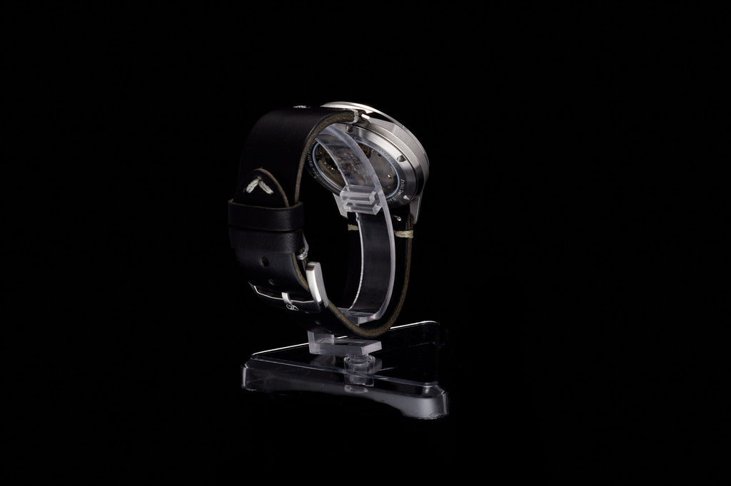 Comet 39mm 'Tuxedo'