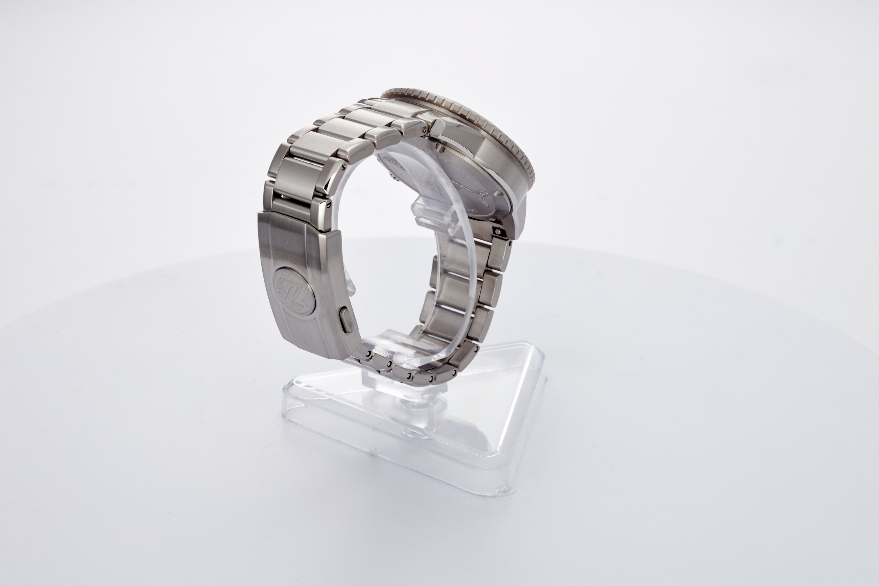 Mako 300m GMT 'Cracked Ice'