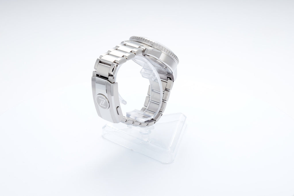Mako 300m GMT 'Frost'