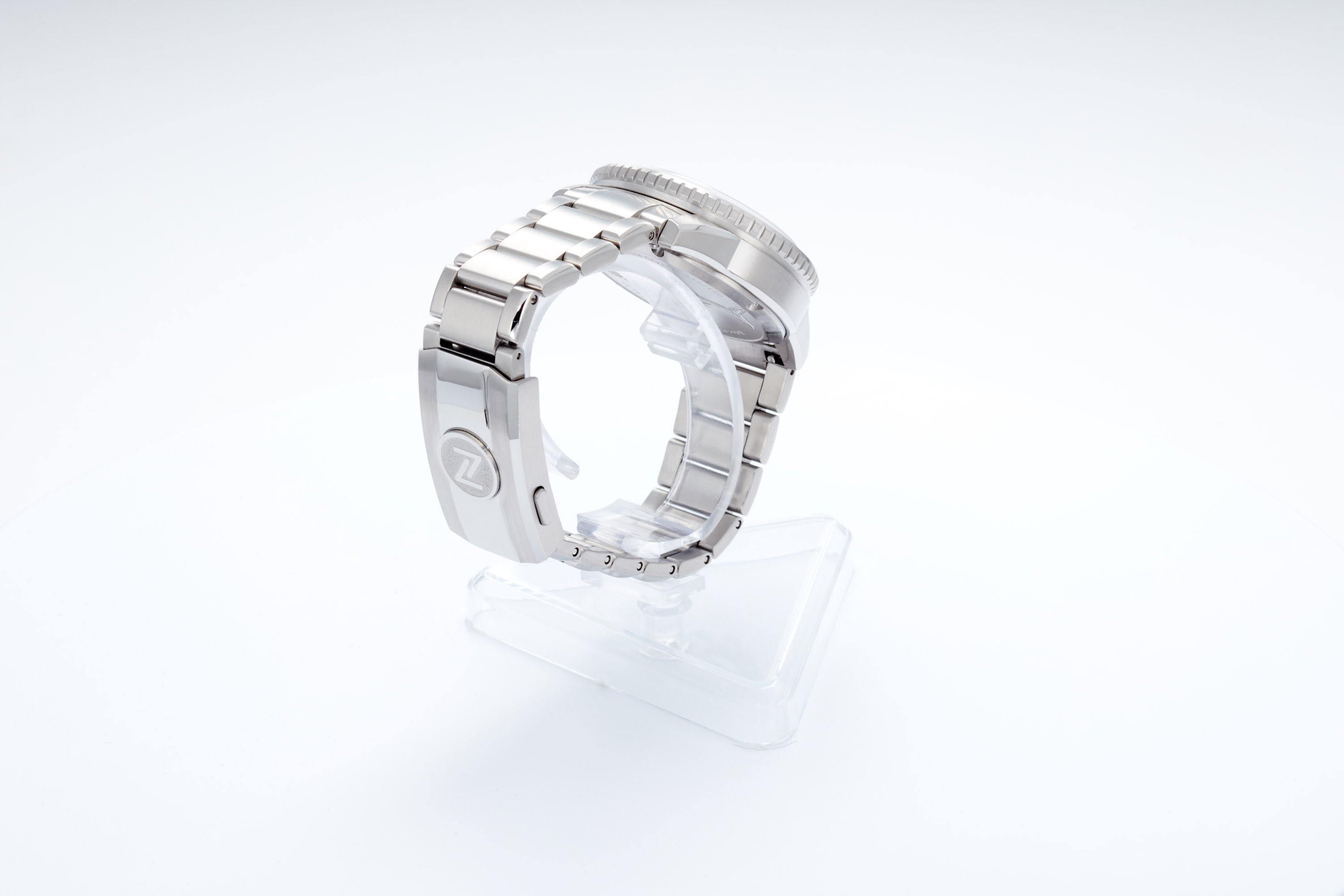 Mako 300m GMT 'Frost'