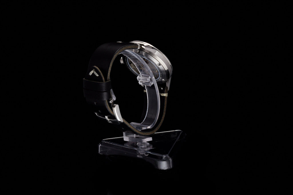 Comet 39mm 'Tuxedo'