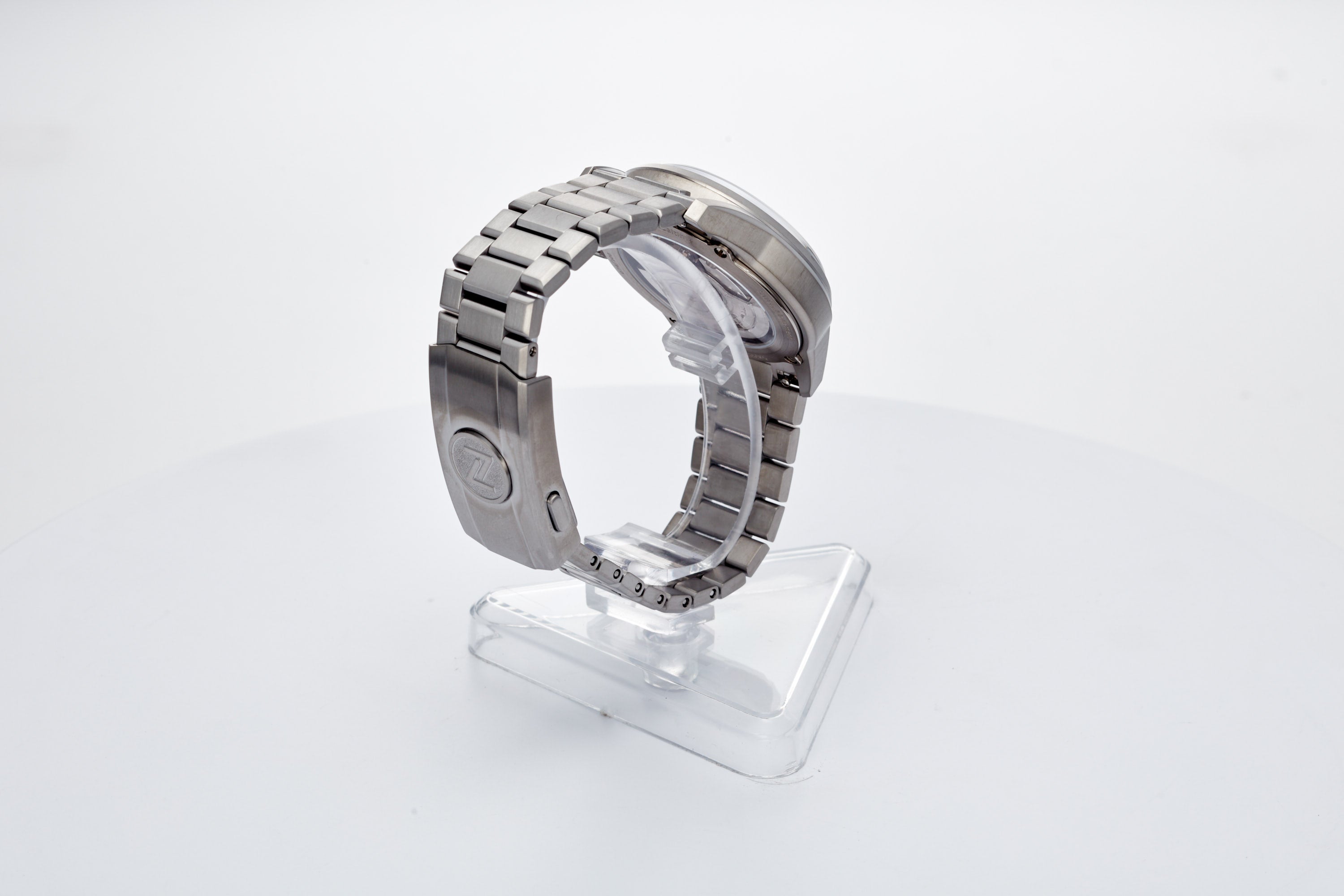 Spearfish Dual Time Ti 'Spark'