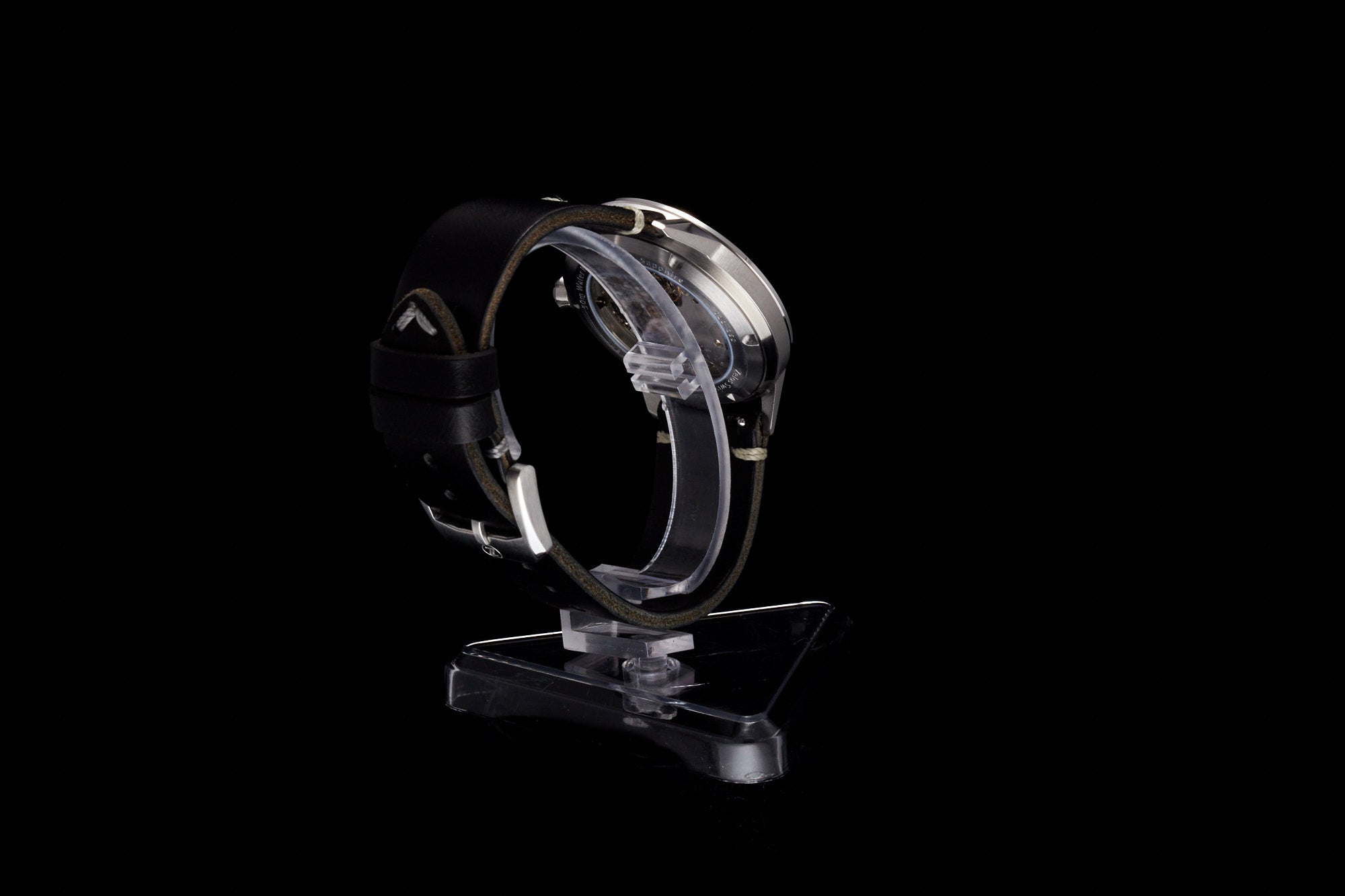 Comet 39mm 'Gold Carbon'