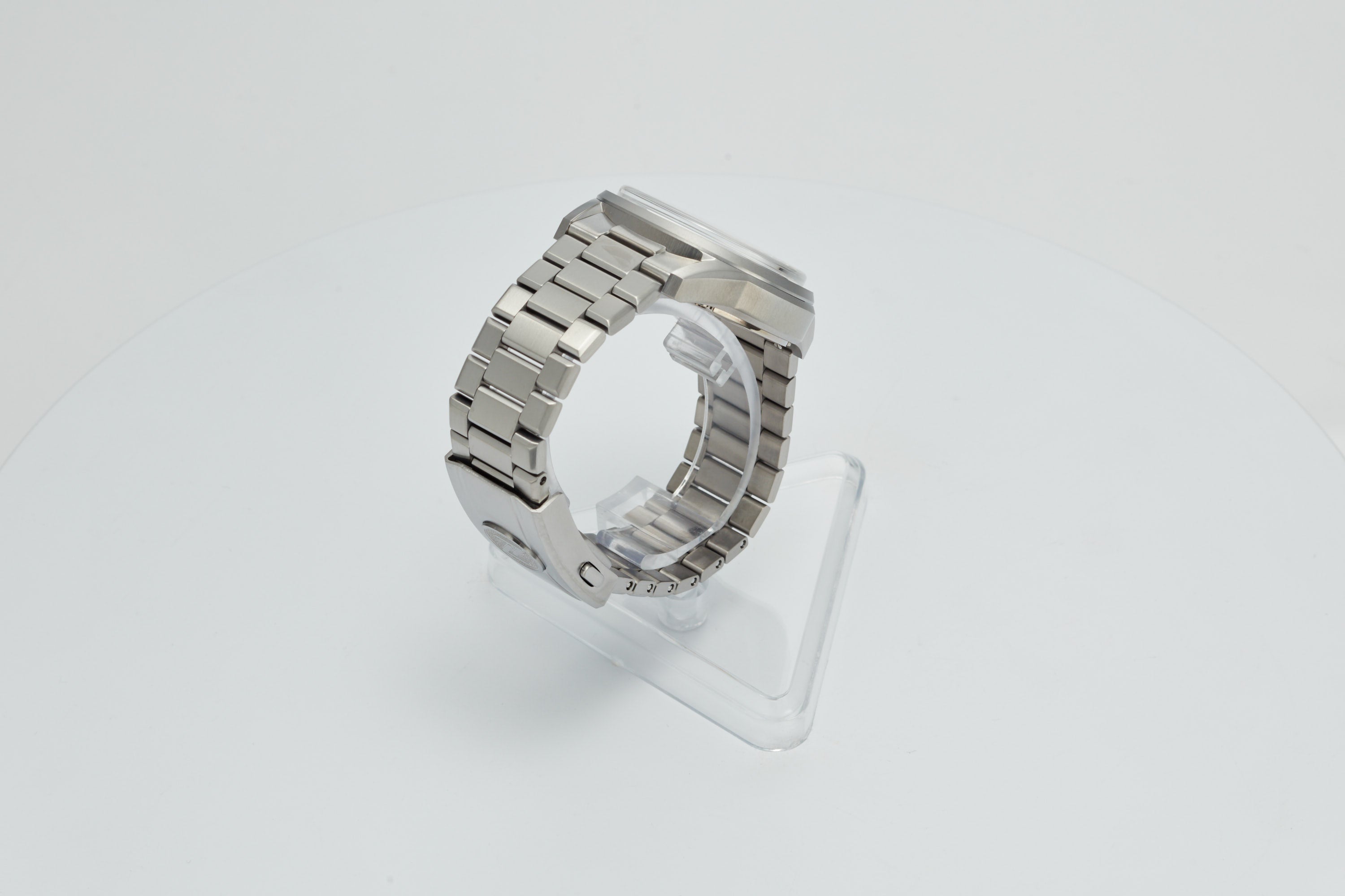 Spearfish Dual Time Ti 'Meteorite'
