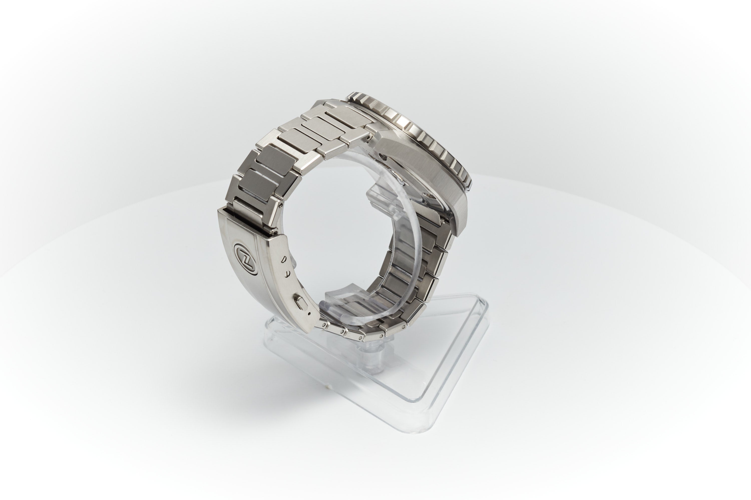 Thresher 44mm 'Ember'