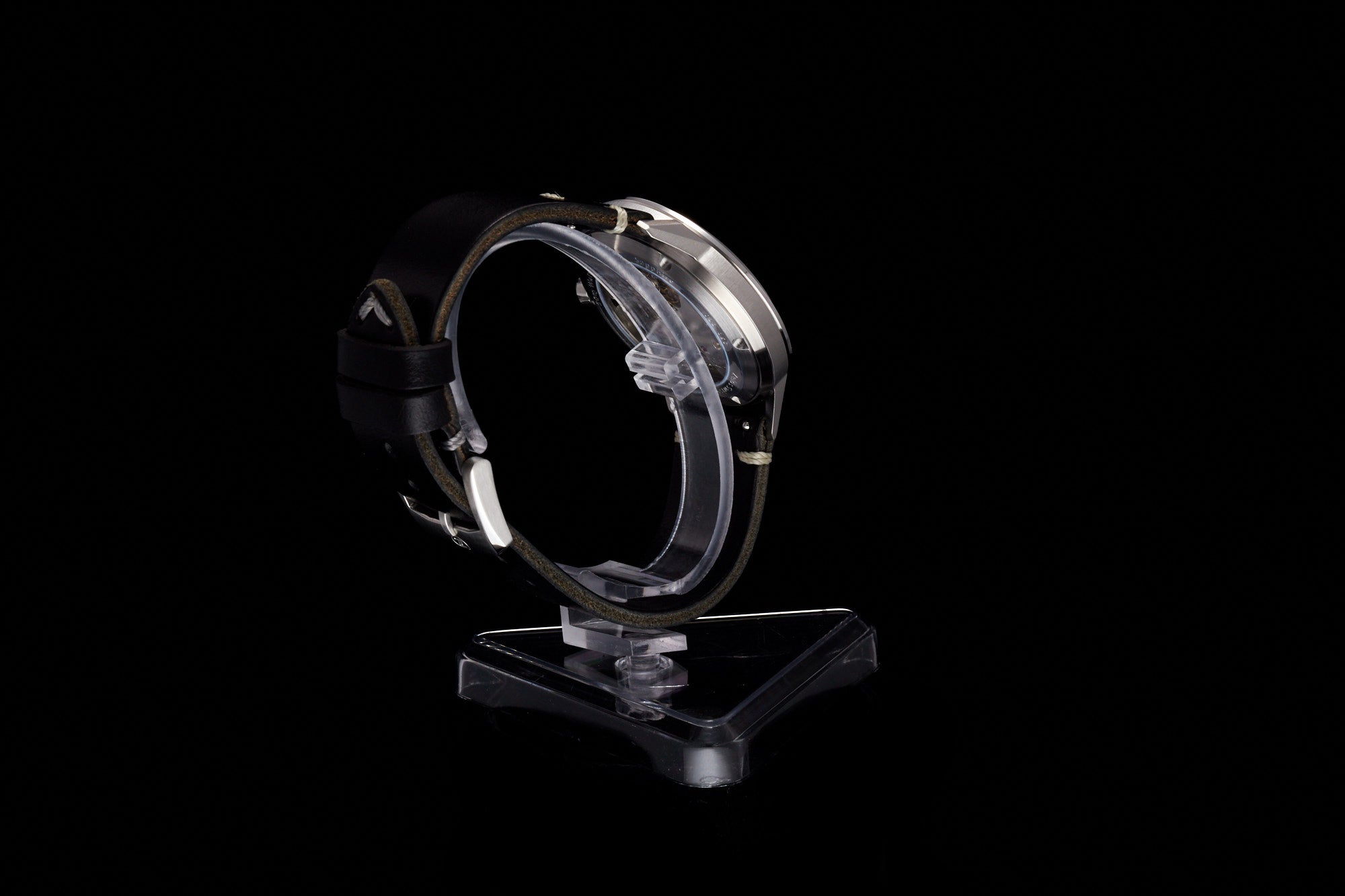 Comet 39mm 'Gold Carbon'