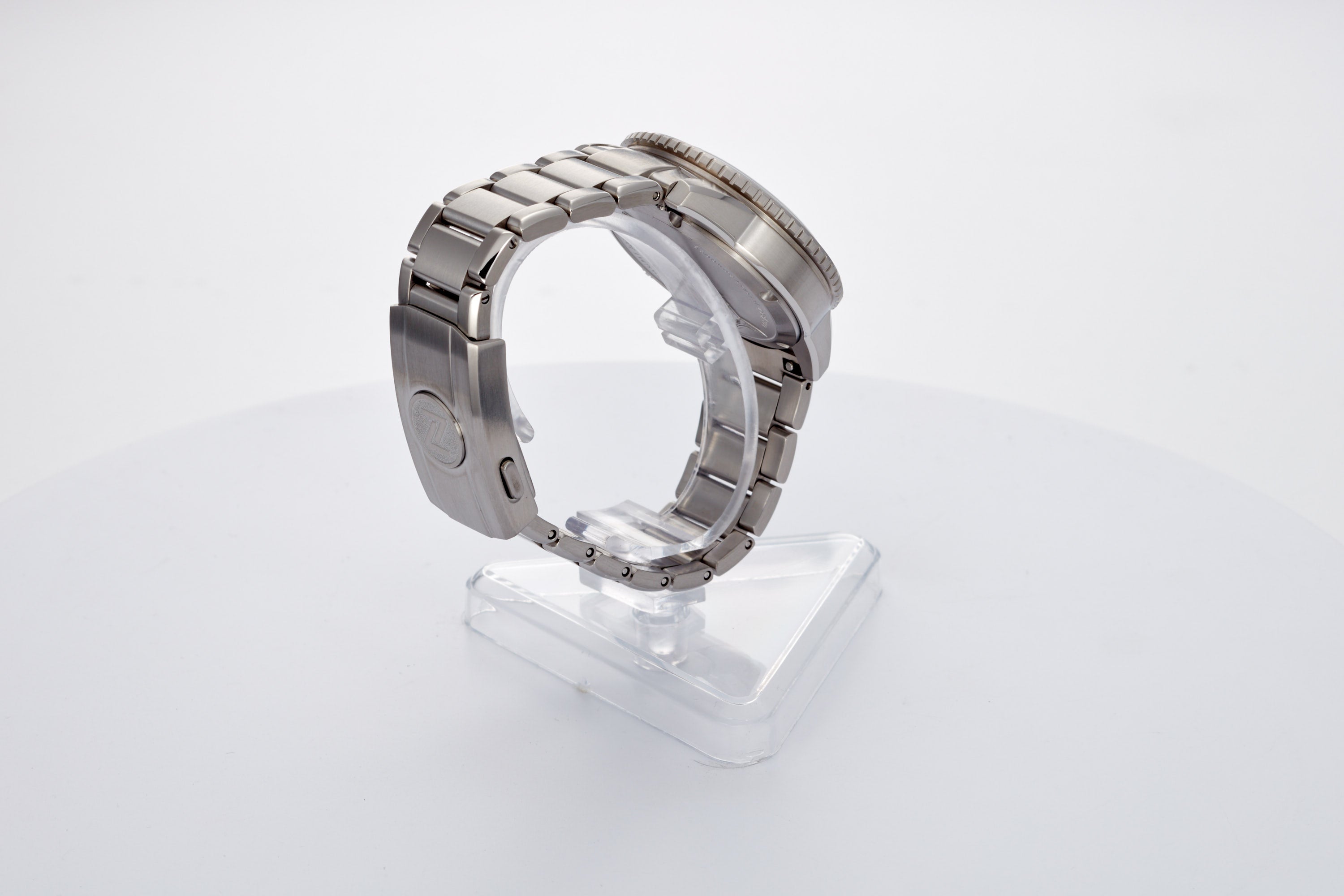 Mako 300m GMT MOP