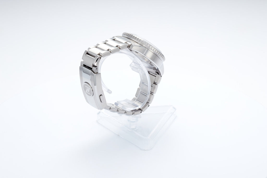 Mako 300m GMT 'Frost'