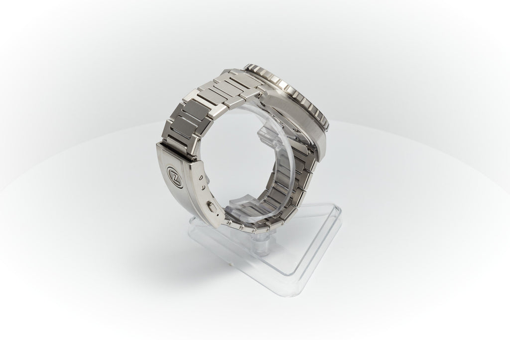 Thresher 44mm 'Azure'