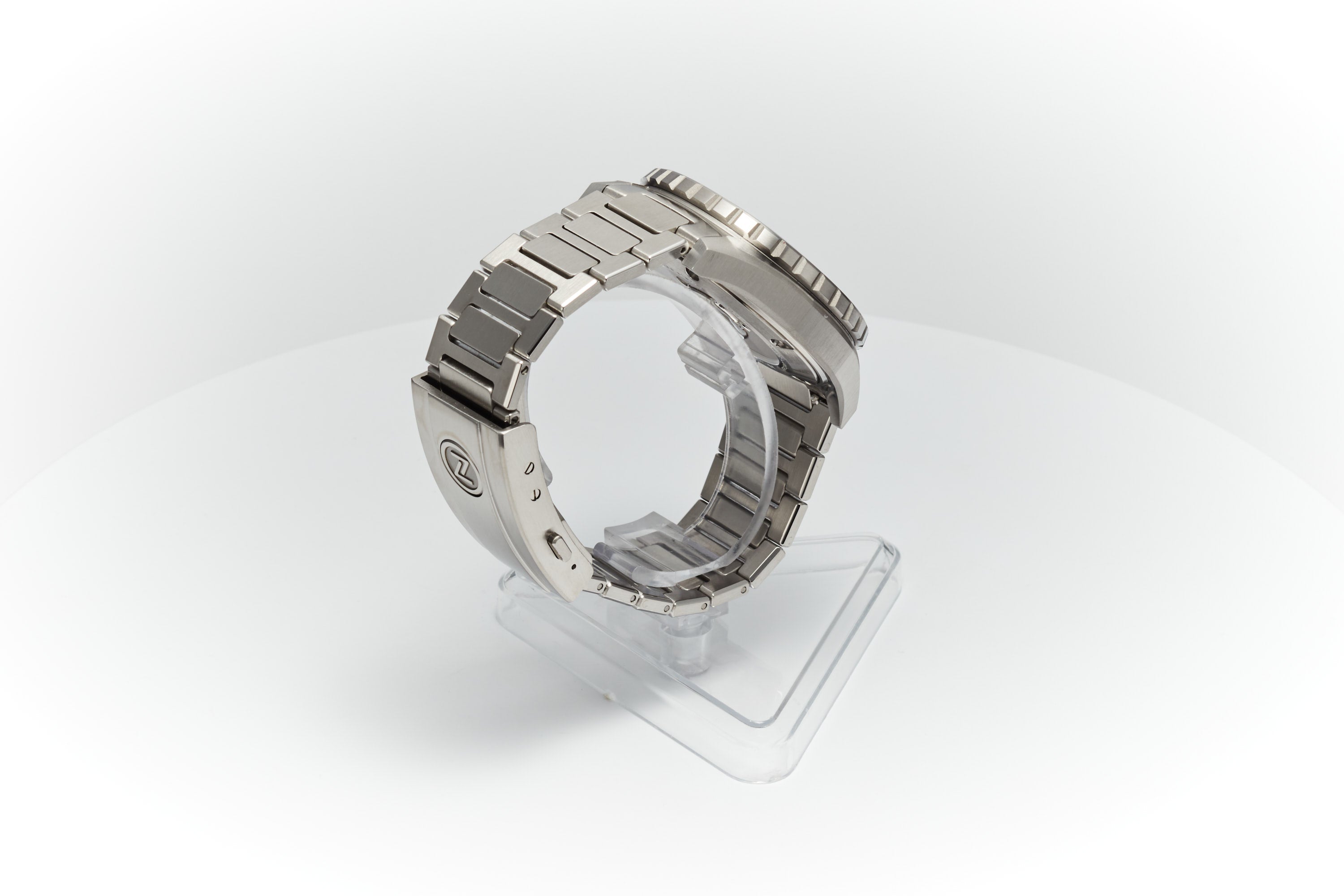 Thresher 44mm 'Azure'