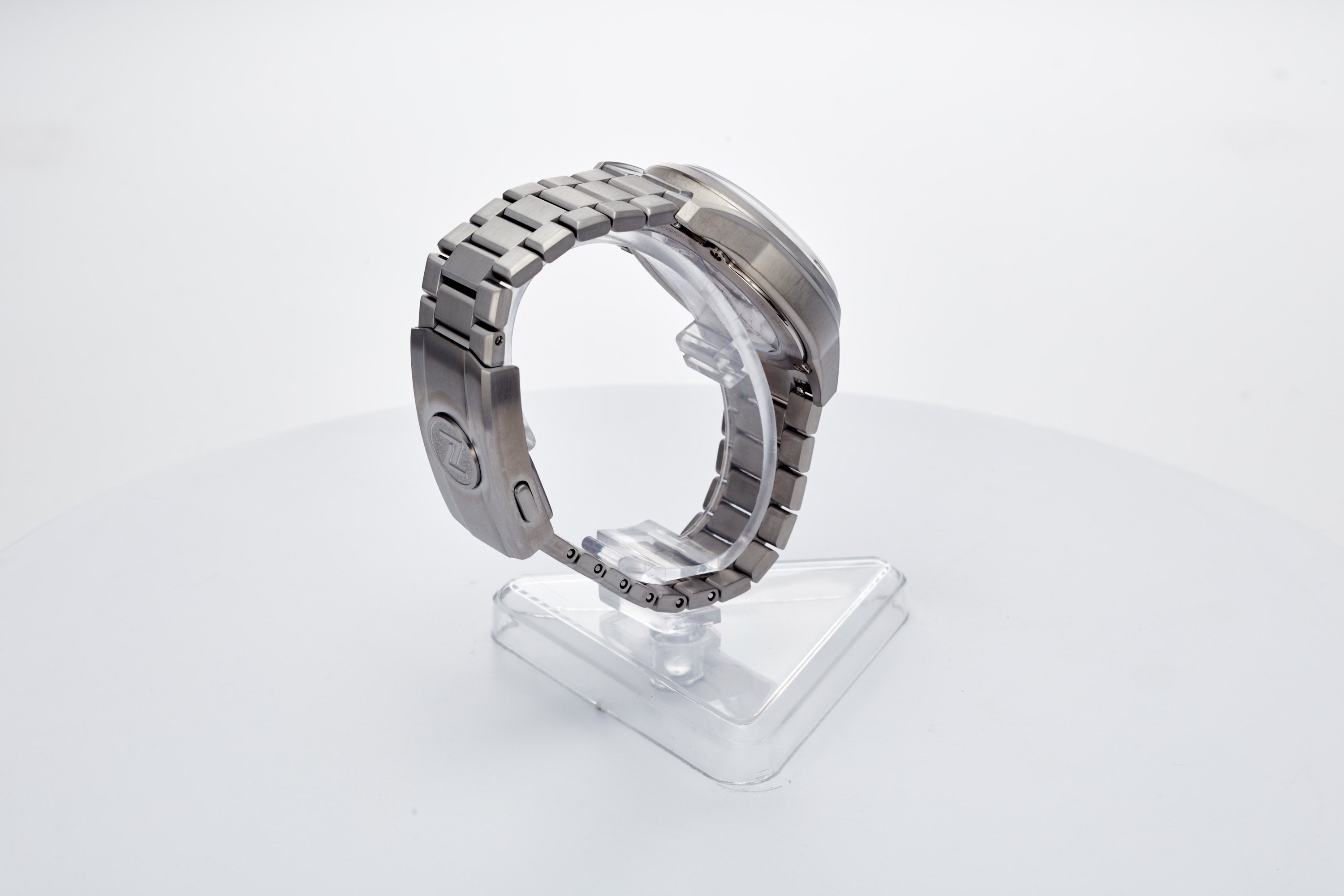 Spearfish Dual Time Ti 'Spark'