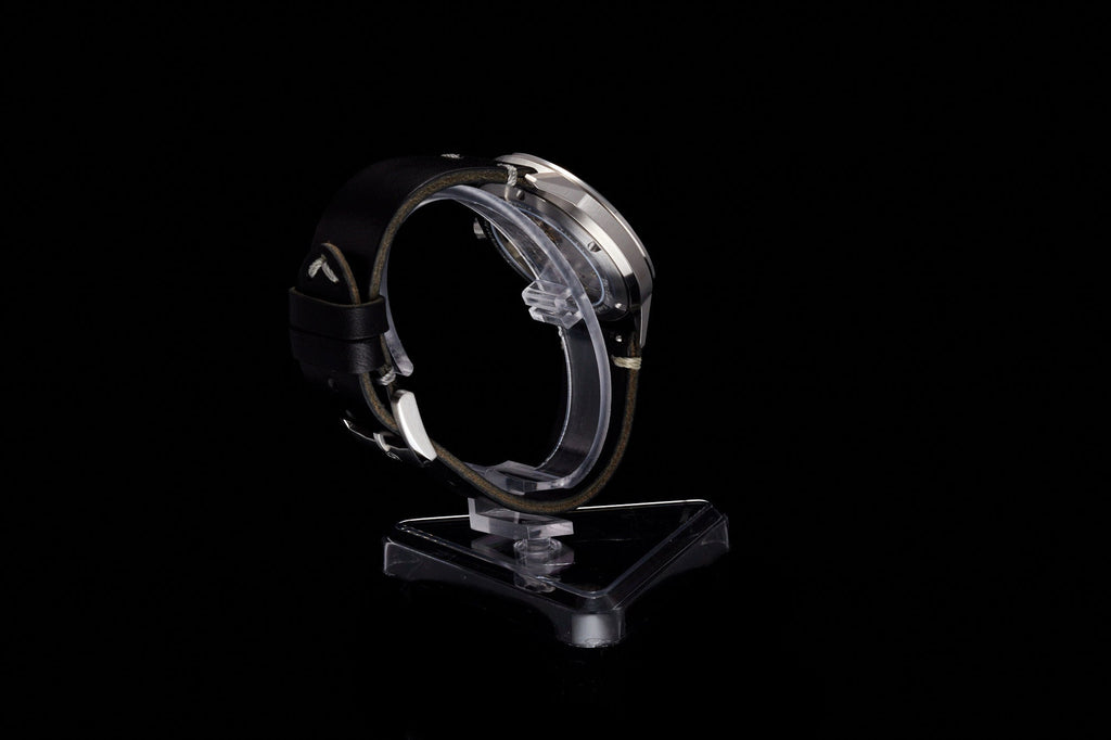 Comet 39mm 'Tuxedo'