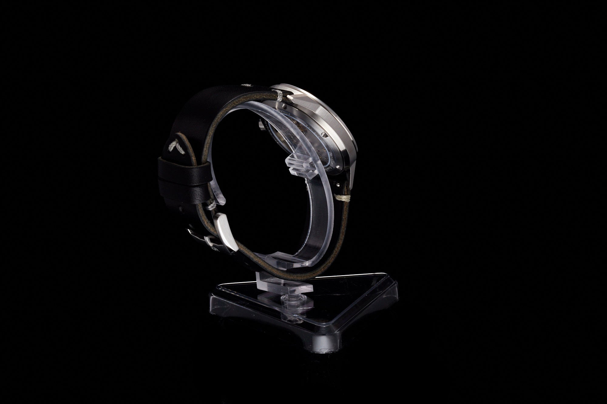 Comet 39mm 'Tuxedo'