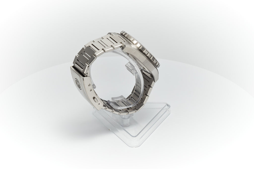 Thresher 44mm 'Ember'